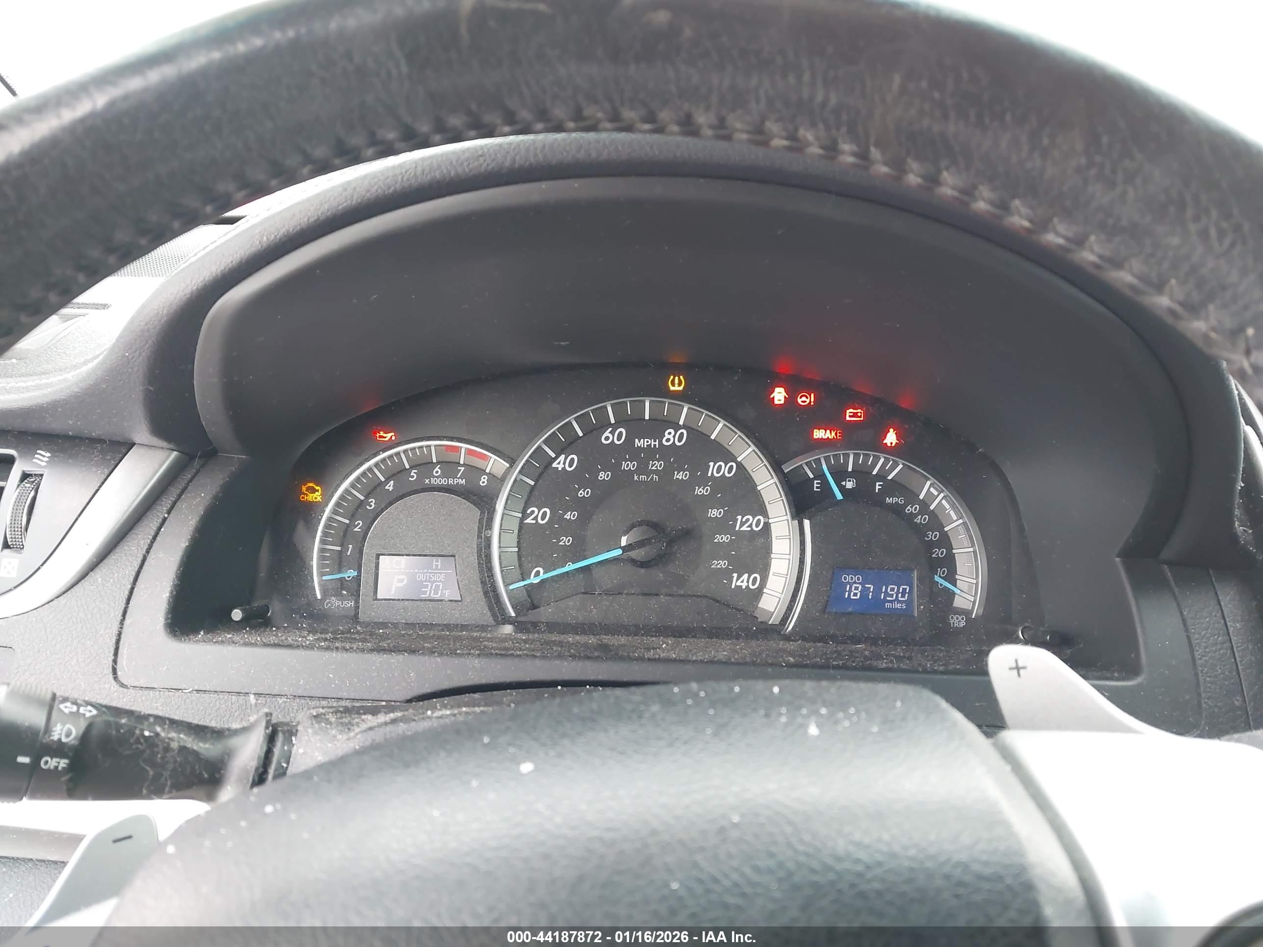 TOYOTA CAMRY image 7