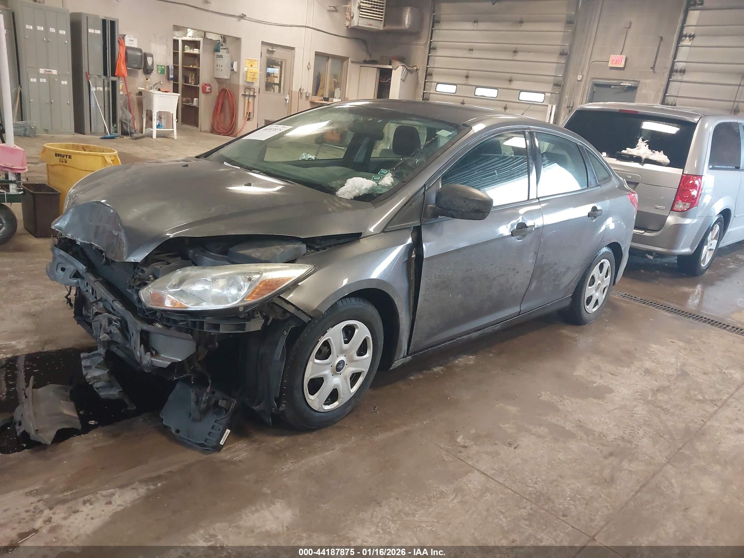 FORD FOCUS image 2
