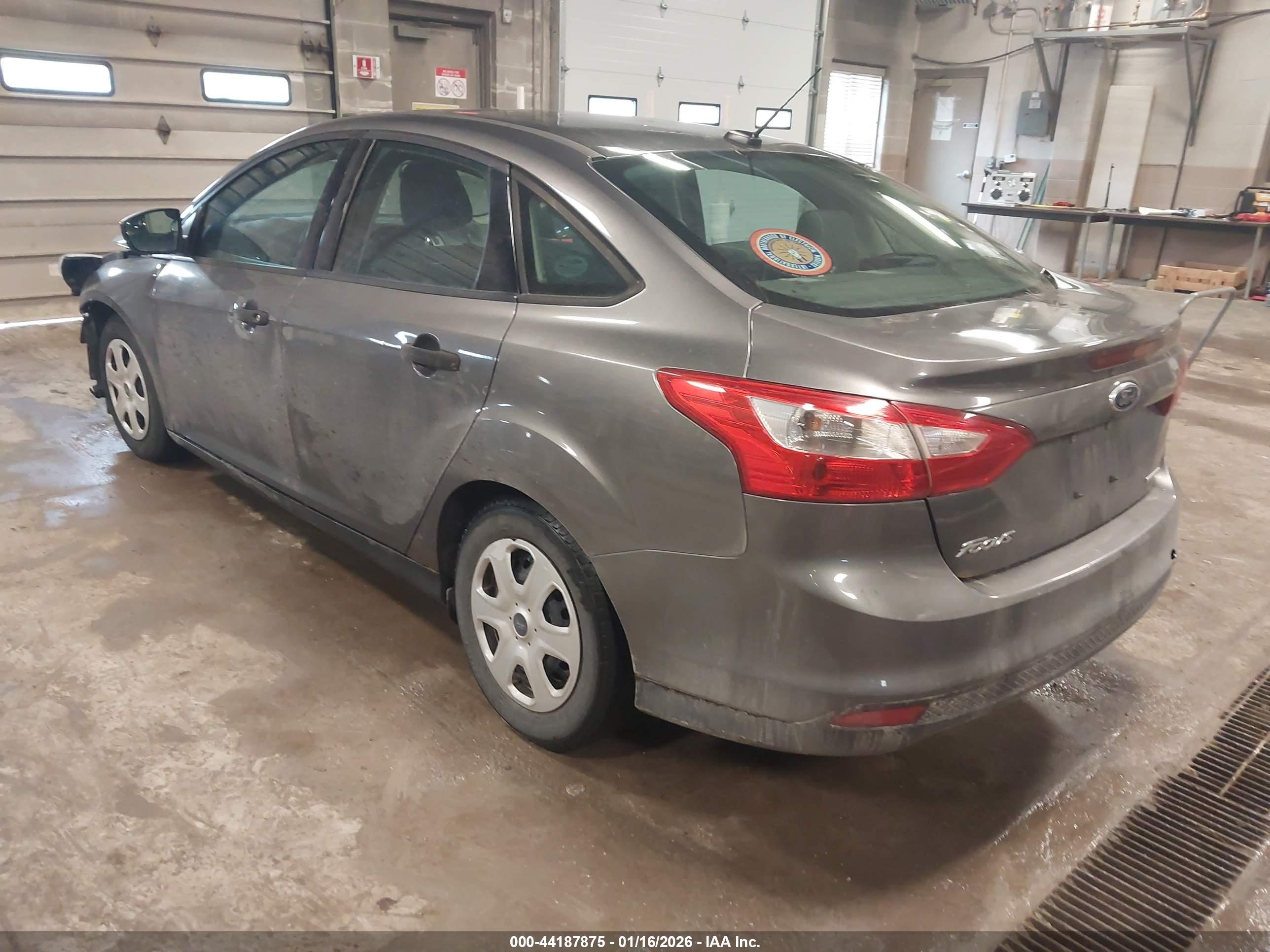 FORD FOCUS image 3