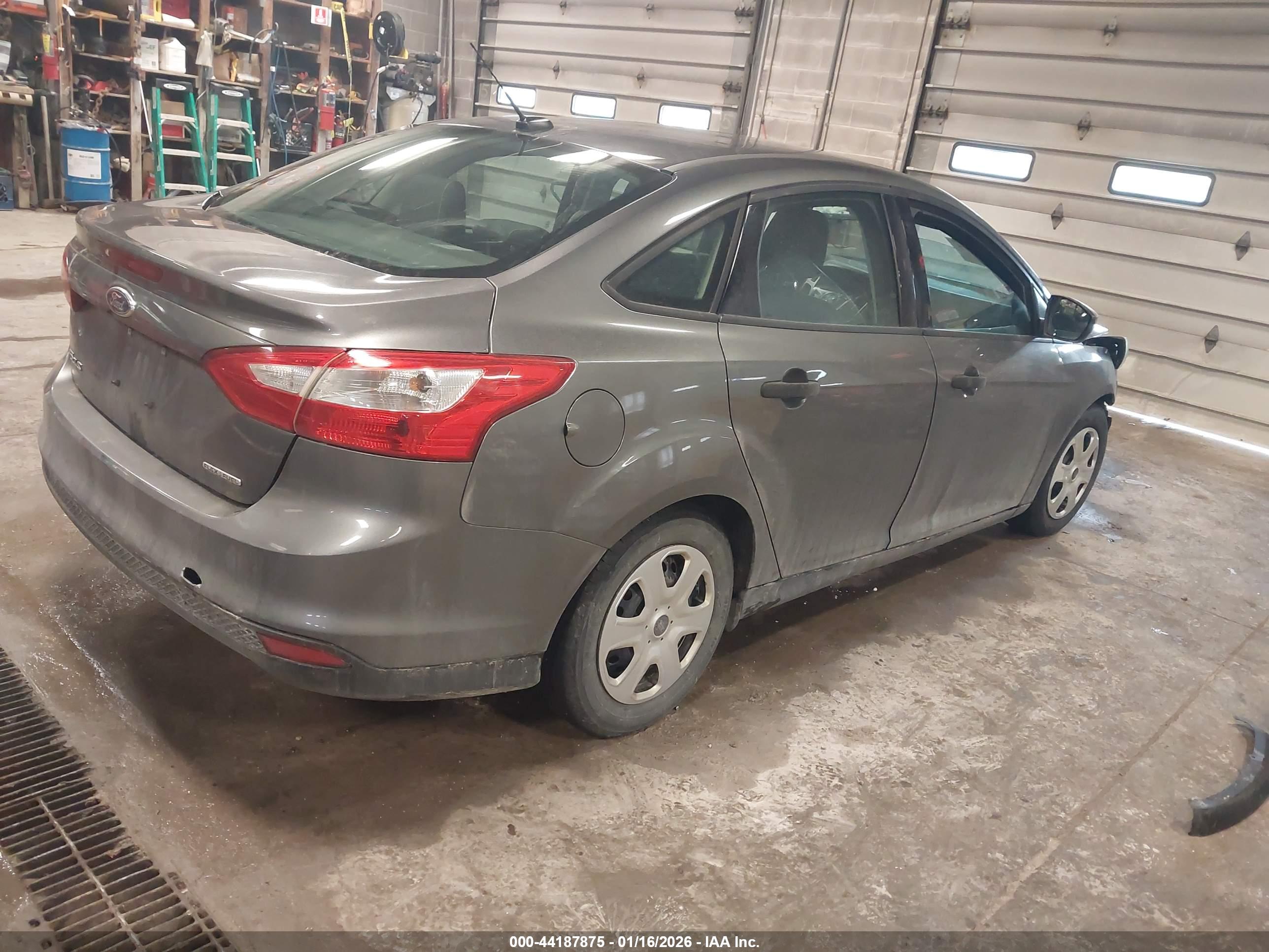 FORD FOCUS image 4