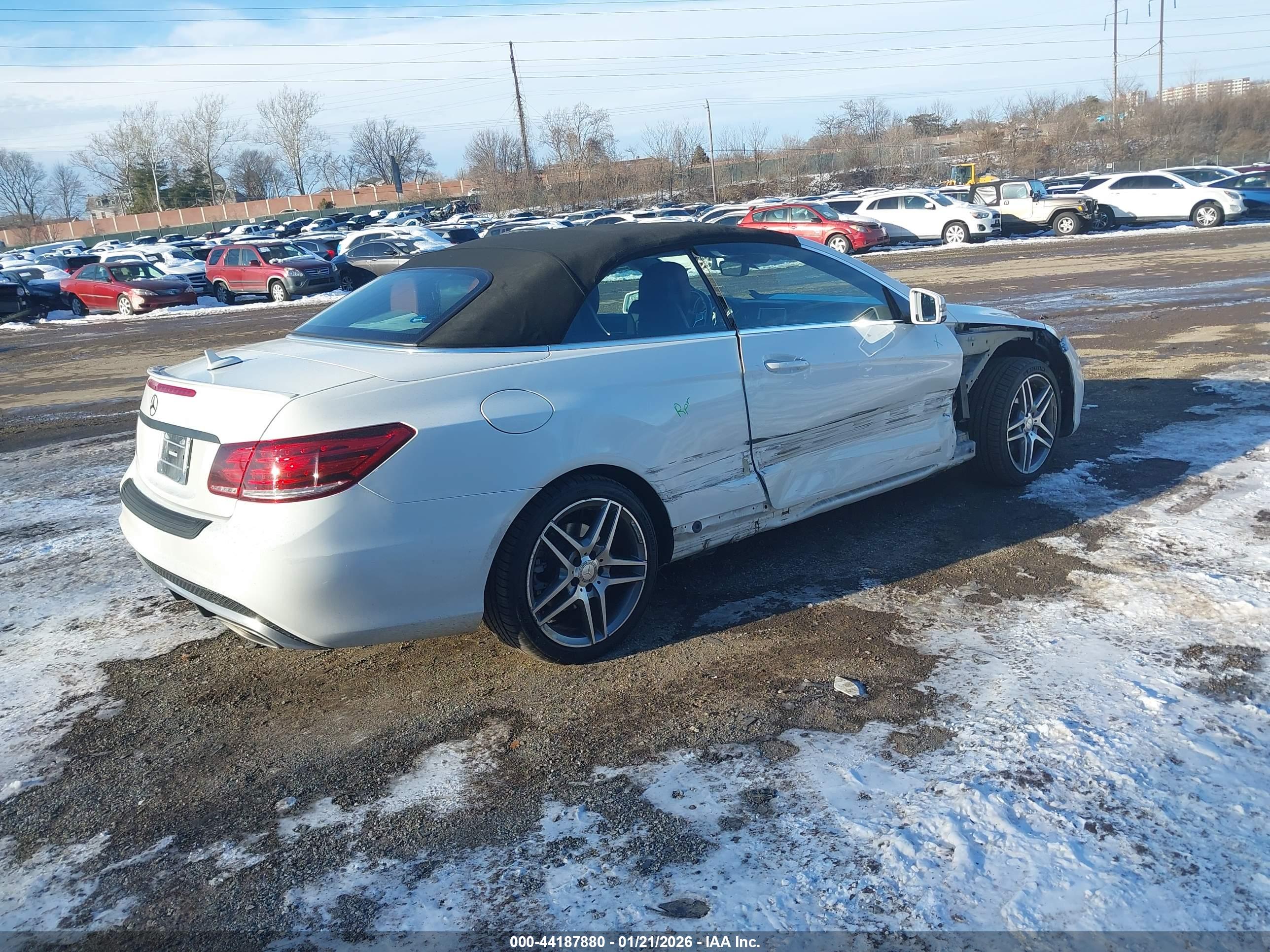 MERCEDES-BENZ E image 4