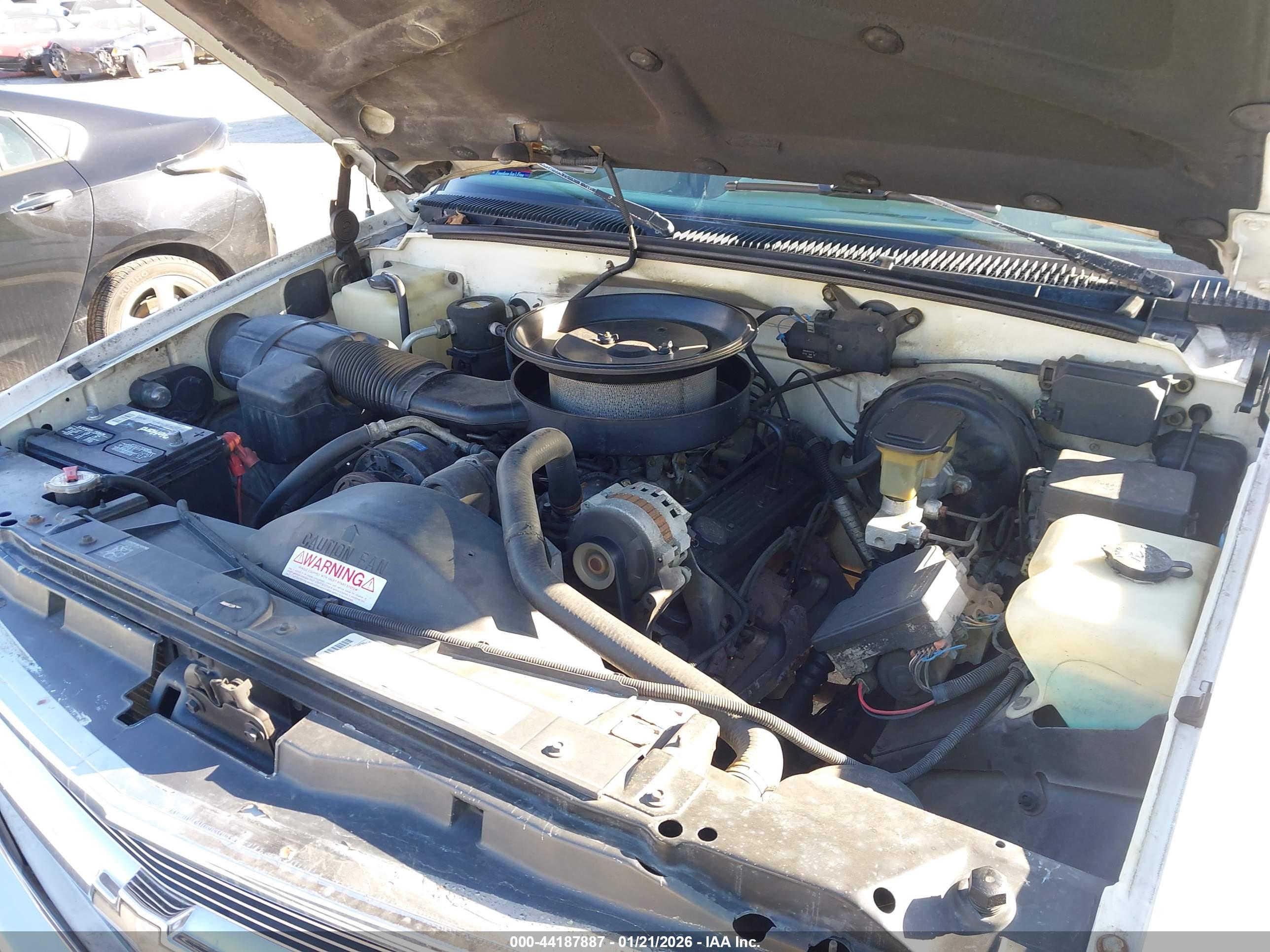 CHEVROLET GMT-400 image 10