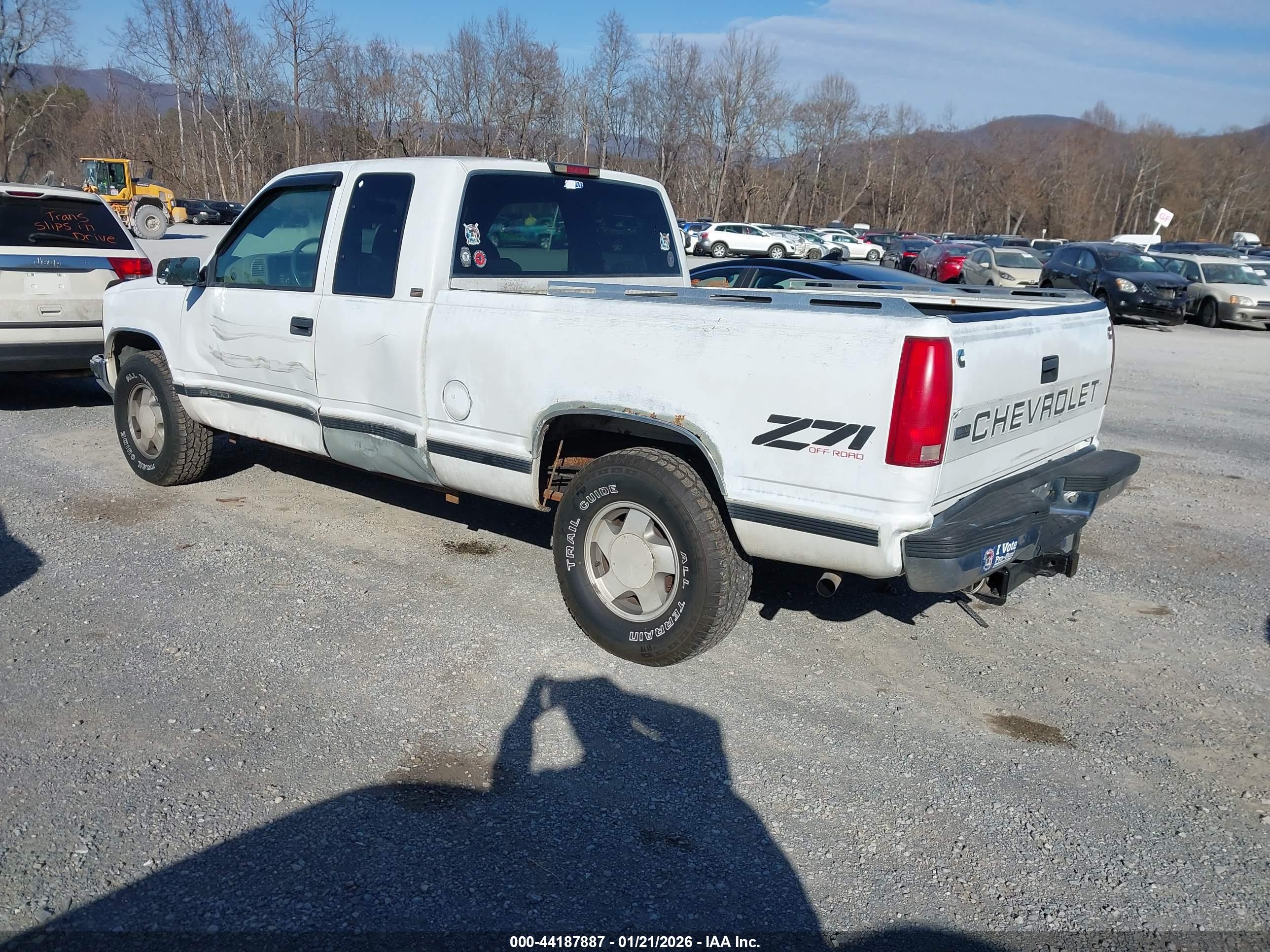 CHEVROLET GMT-400 image 3