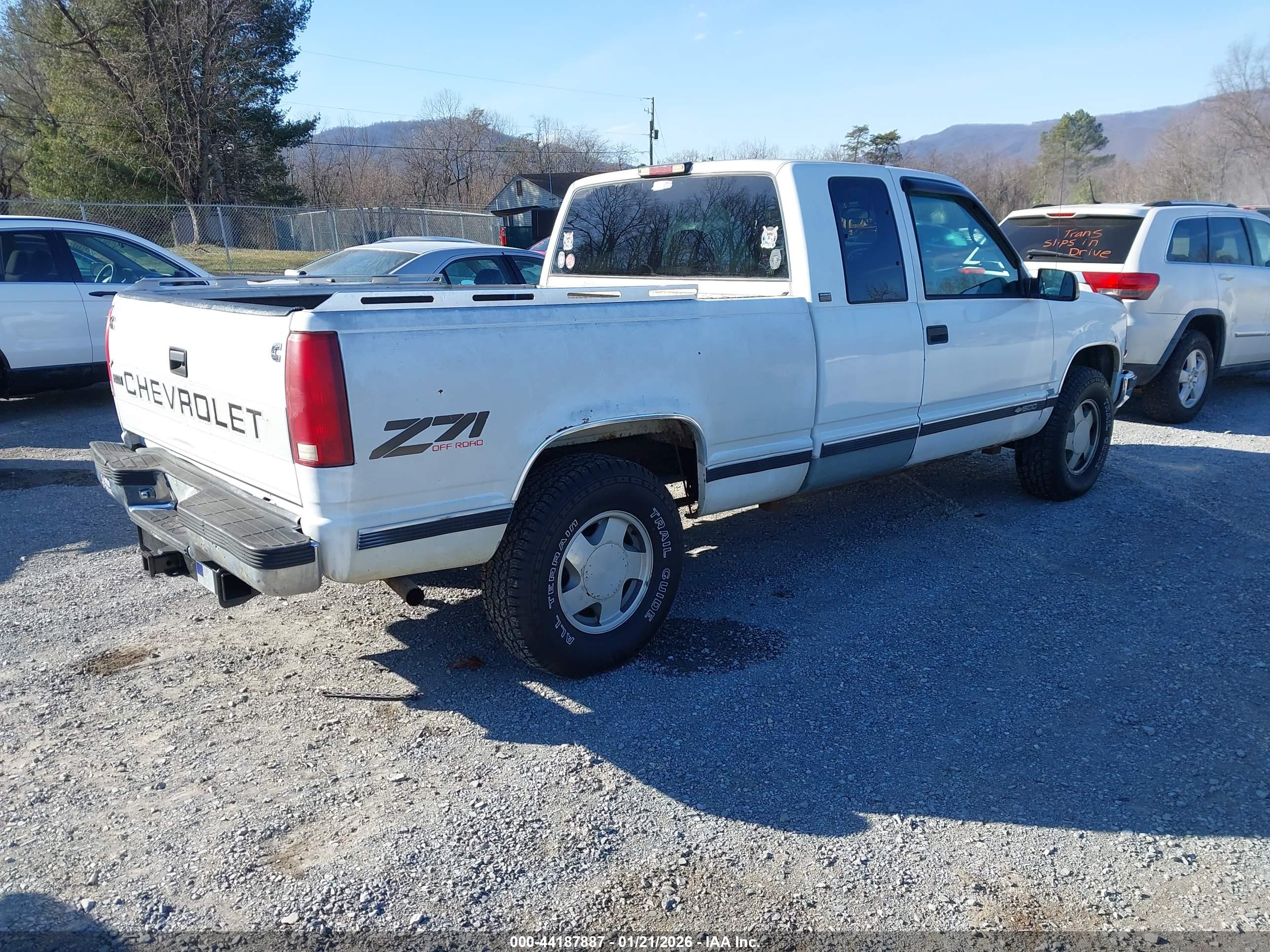 CHEVROLET GMT-400 image 4