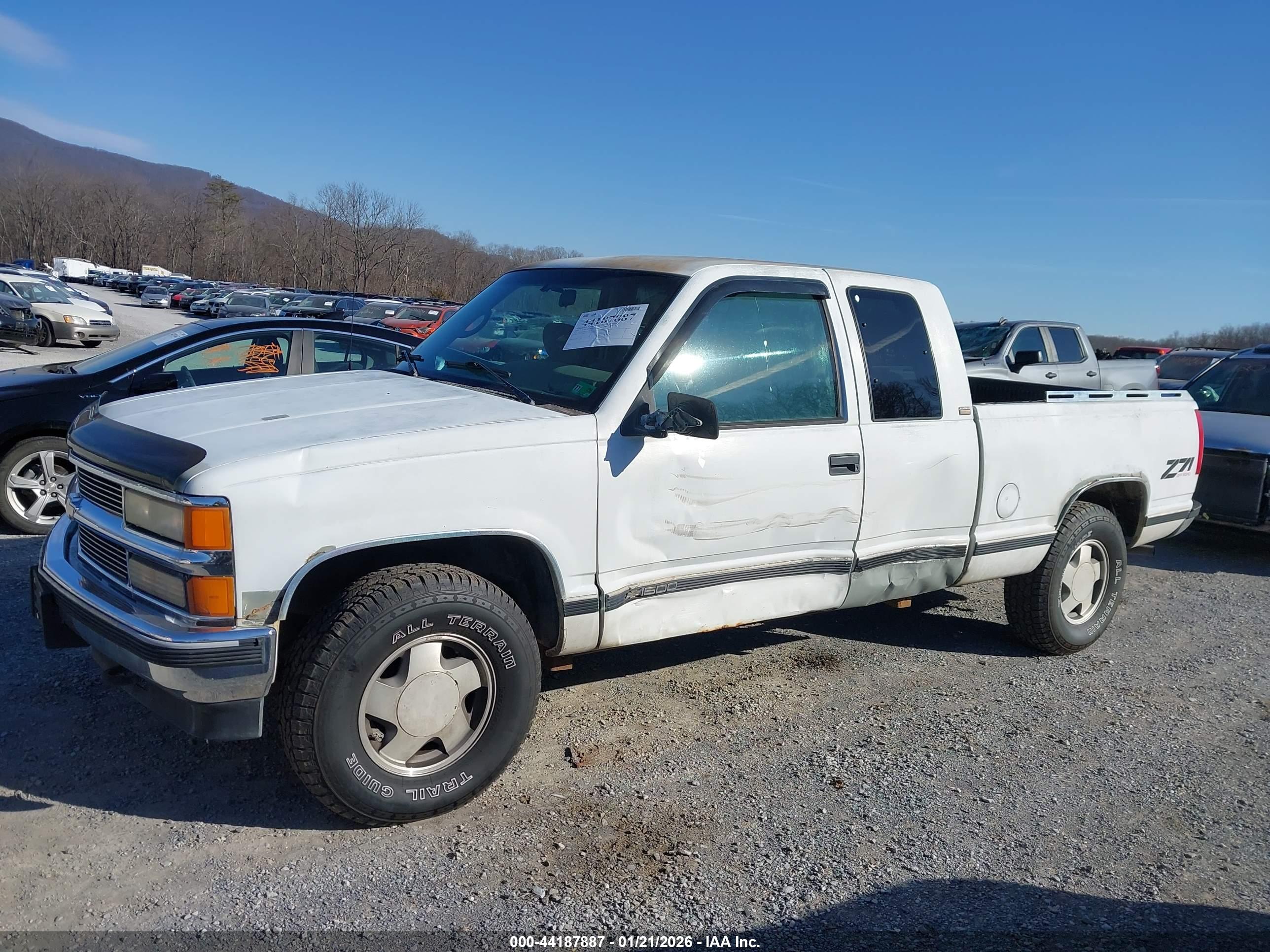 CHEVROLET GMT-400 image 6