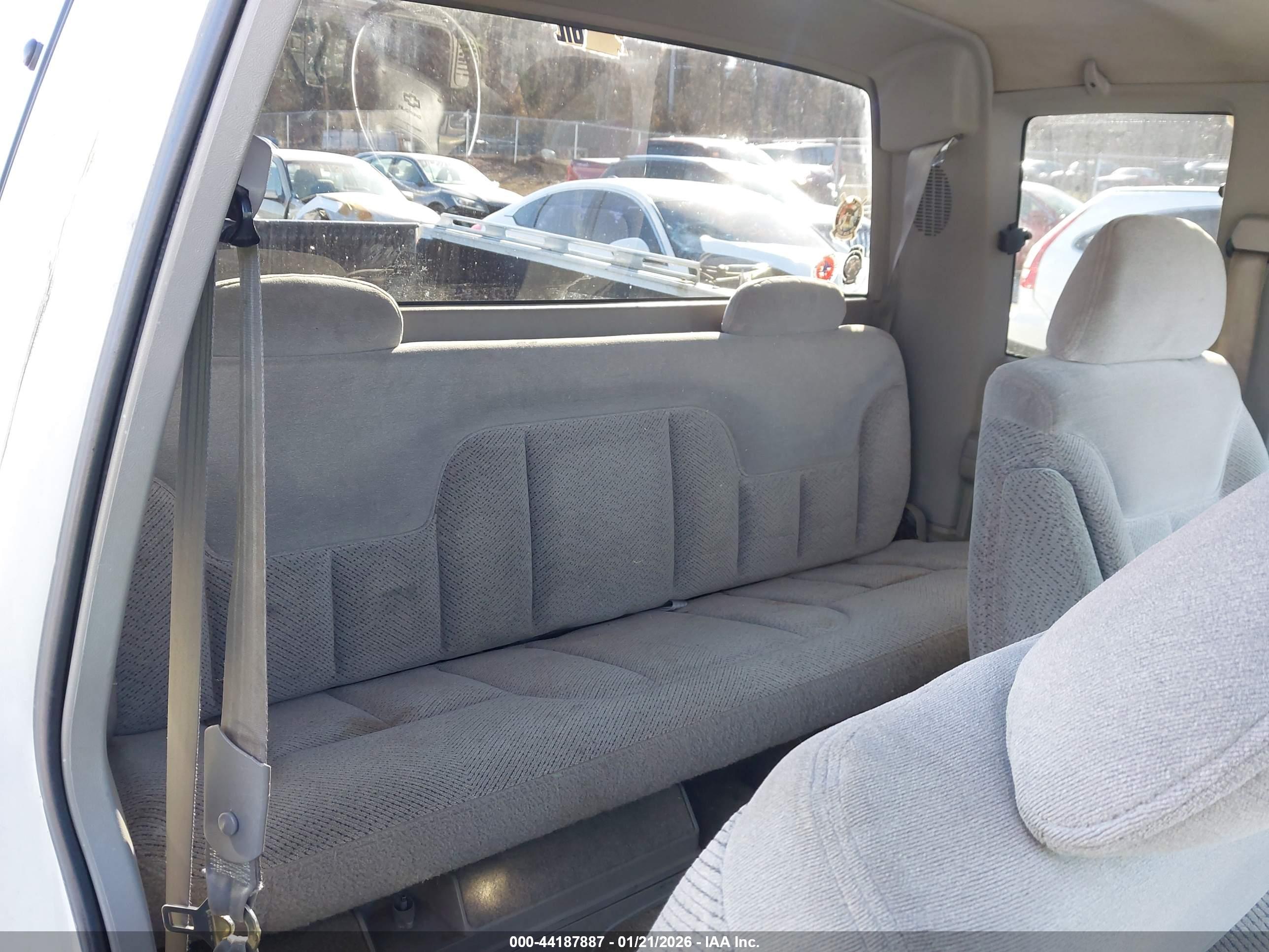 CHEVROLET GMT-400 image 8