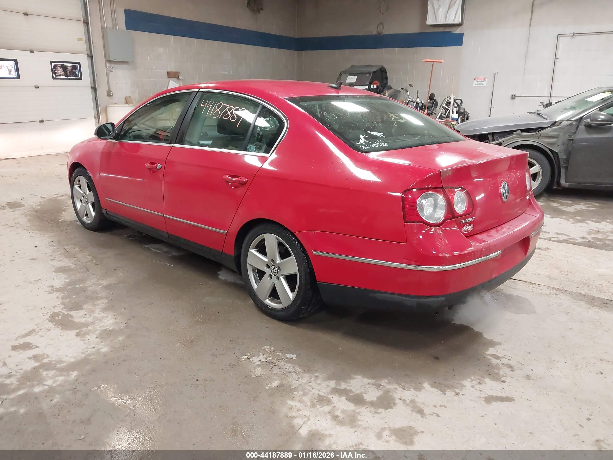 VOLKSWAGEN PASSAT image 3