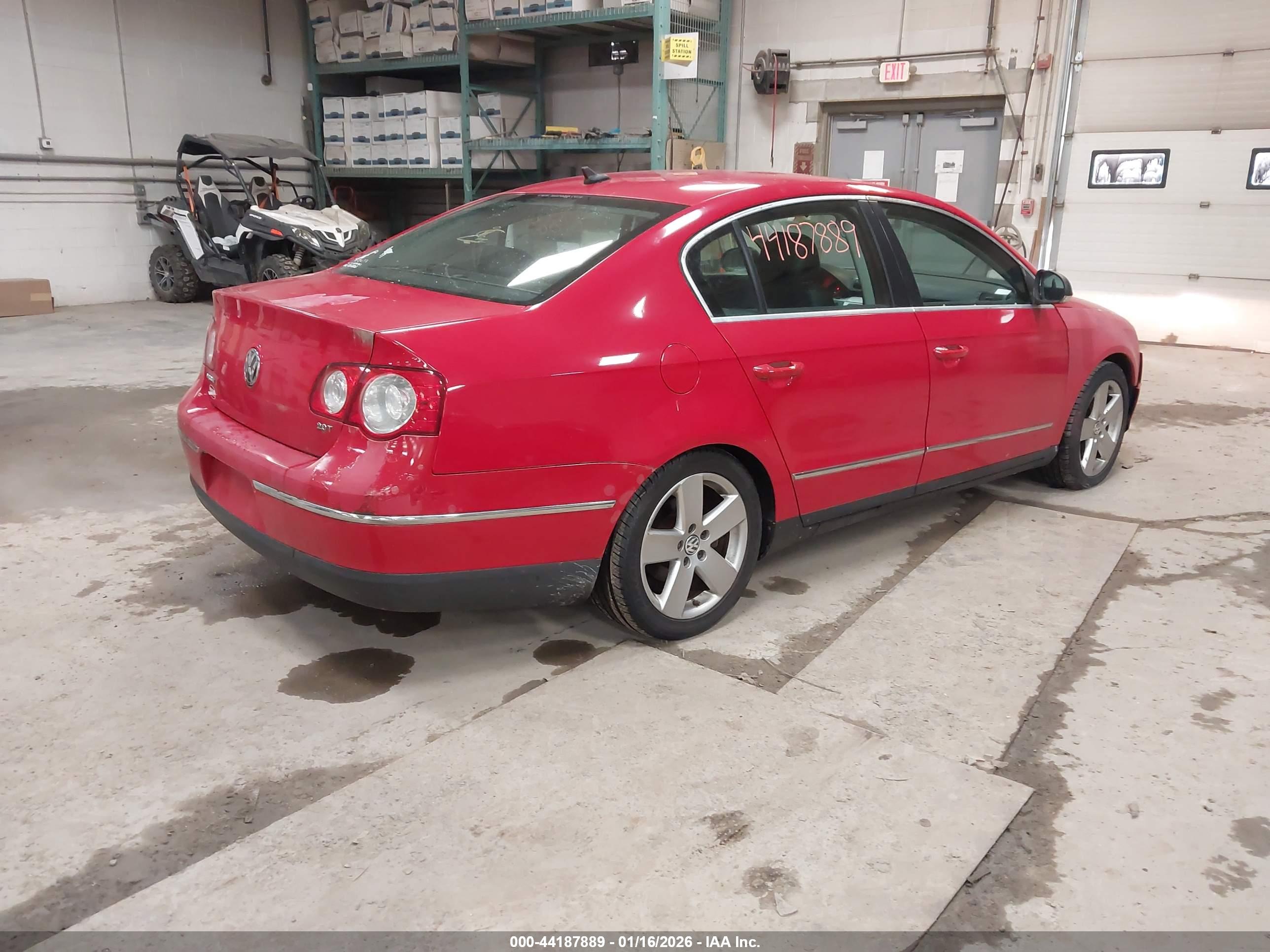 VOLKSWAGEN PASSAT image 4