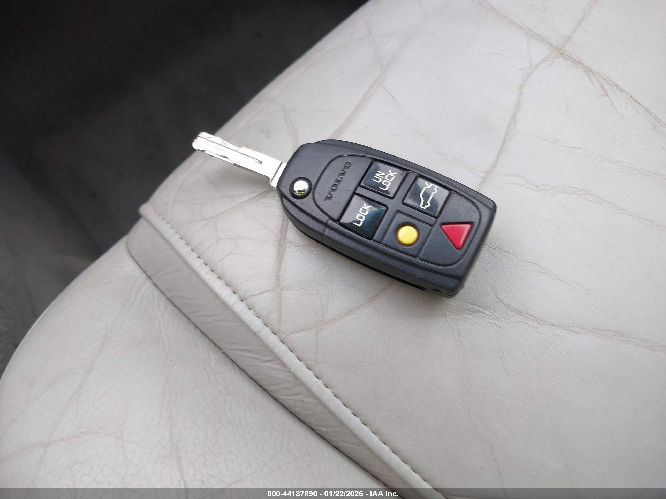 VOLVO XC90 image 11
