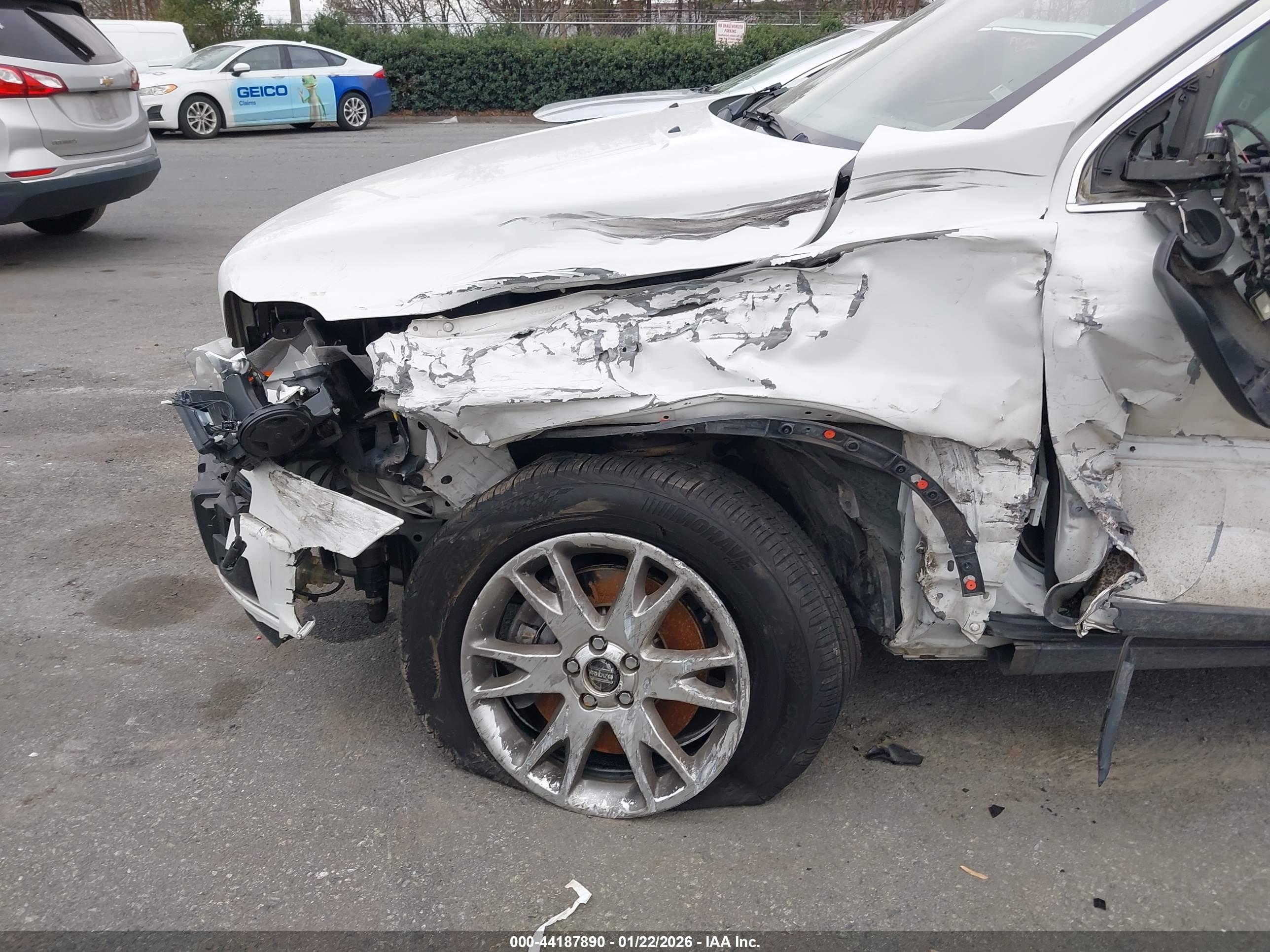 VOLVO XC90 image 6