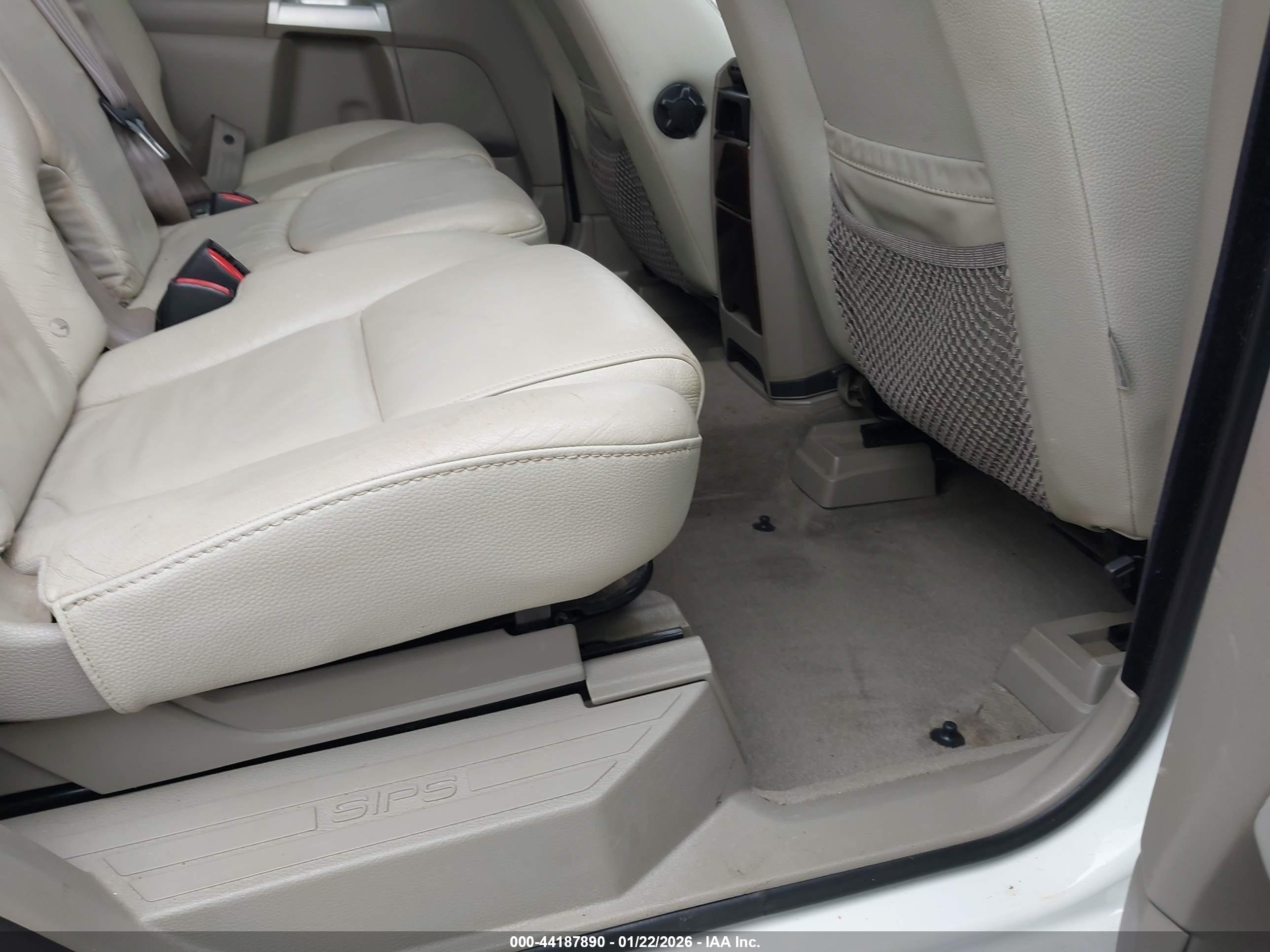 VOLVO XC90 image 8