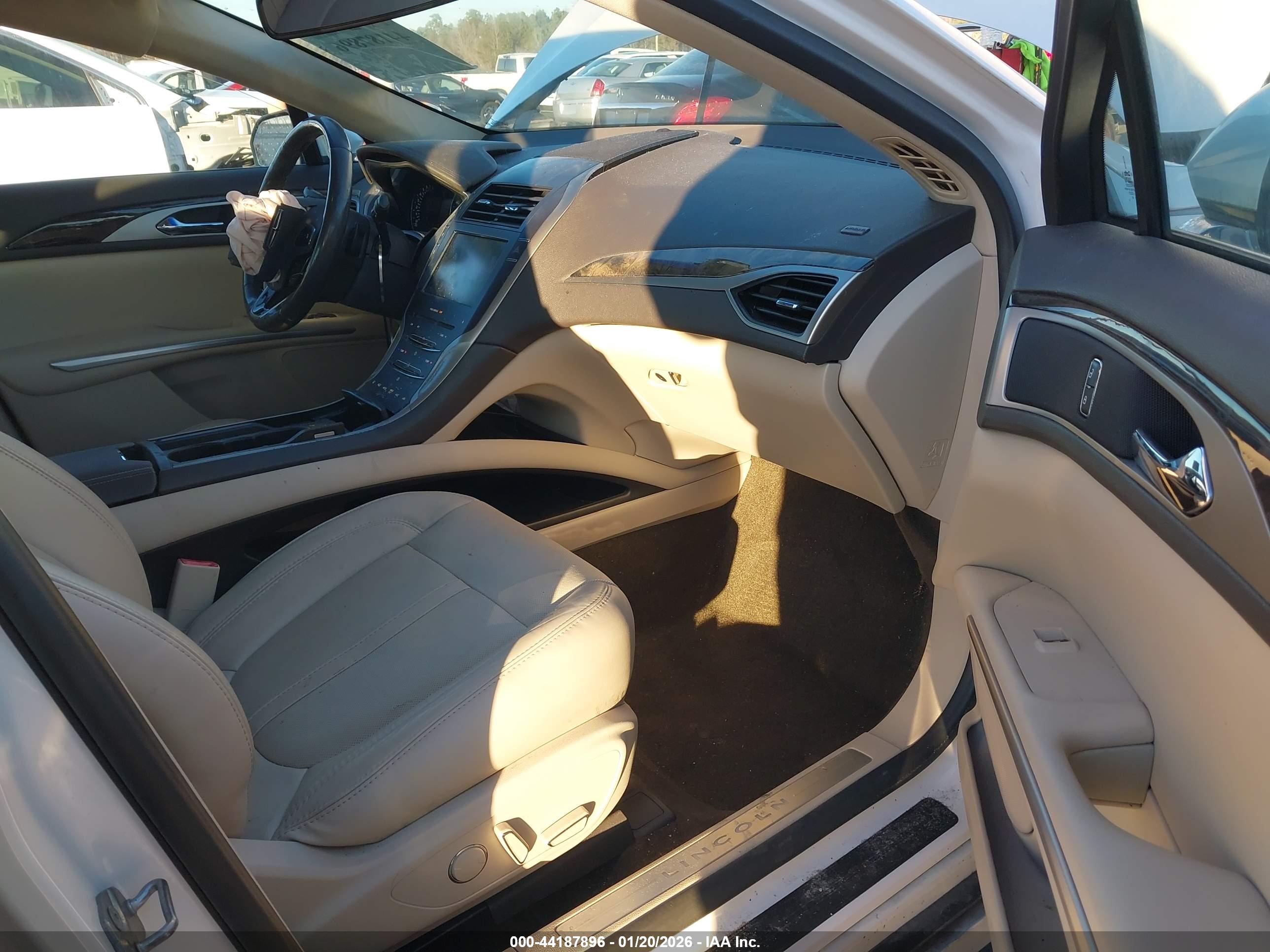 LINCOLN MKZ image 5