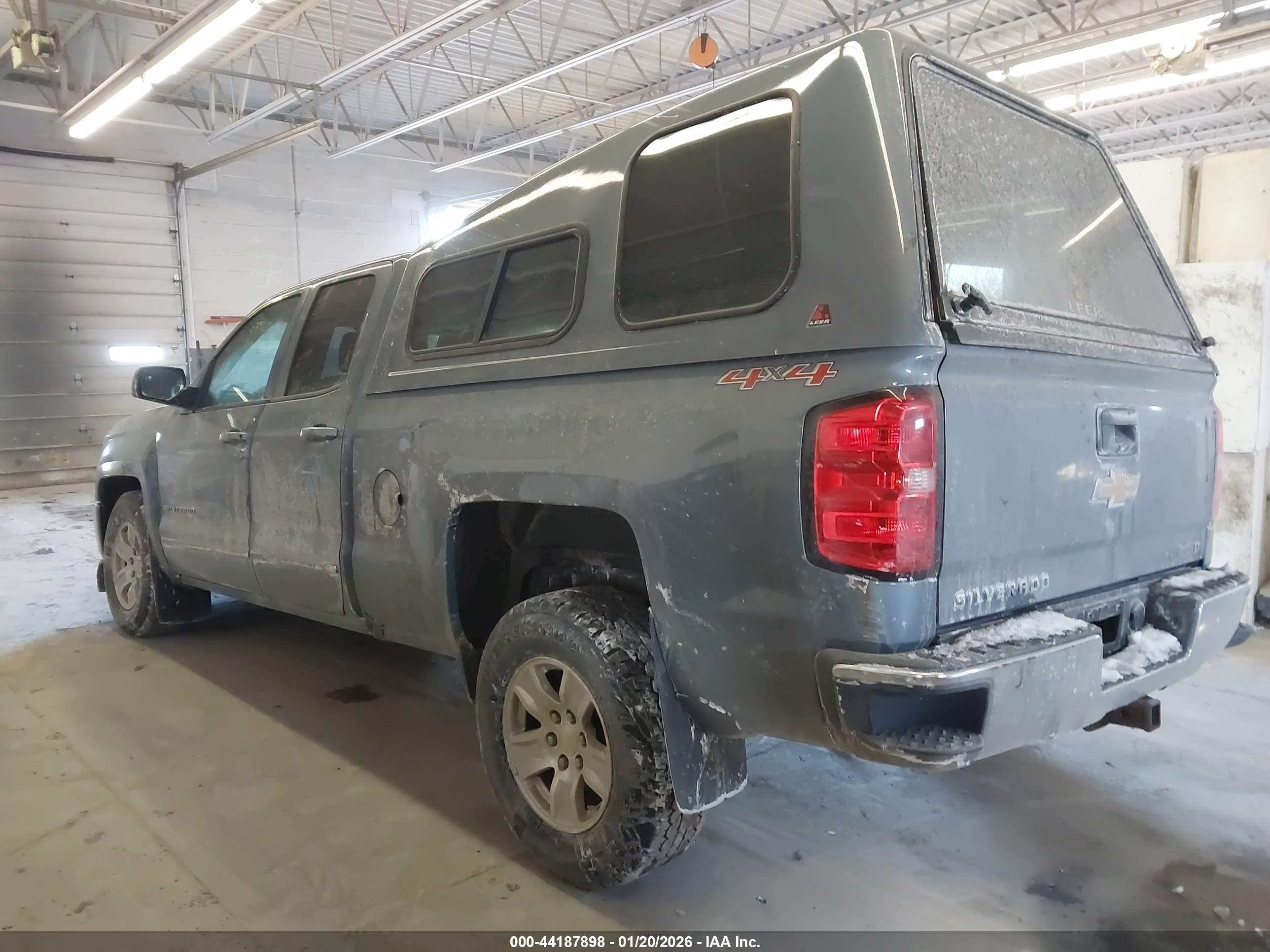 CHEVROLET SILVERADO image 3