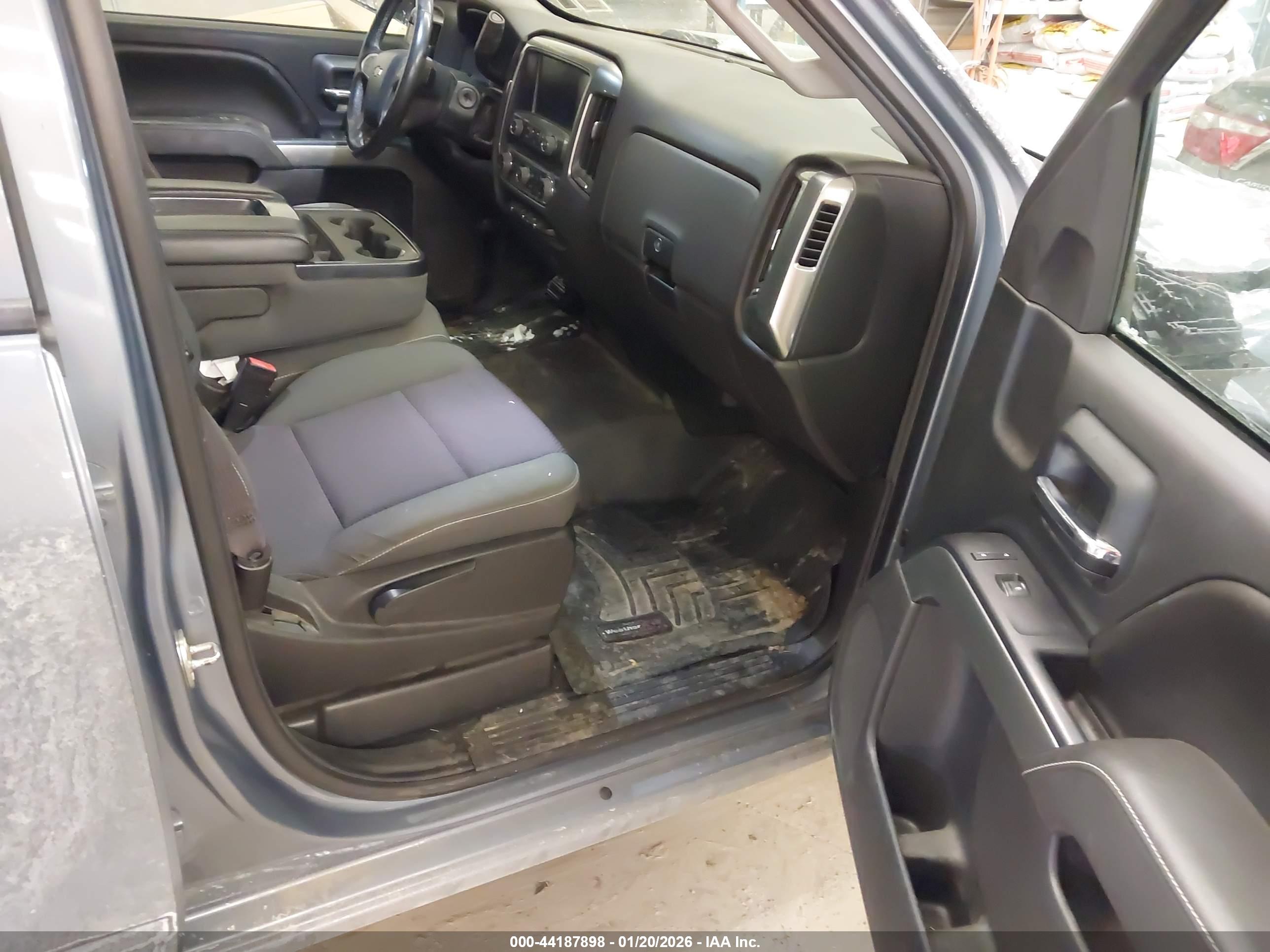 CHEVROLET SILVERADO image 5