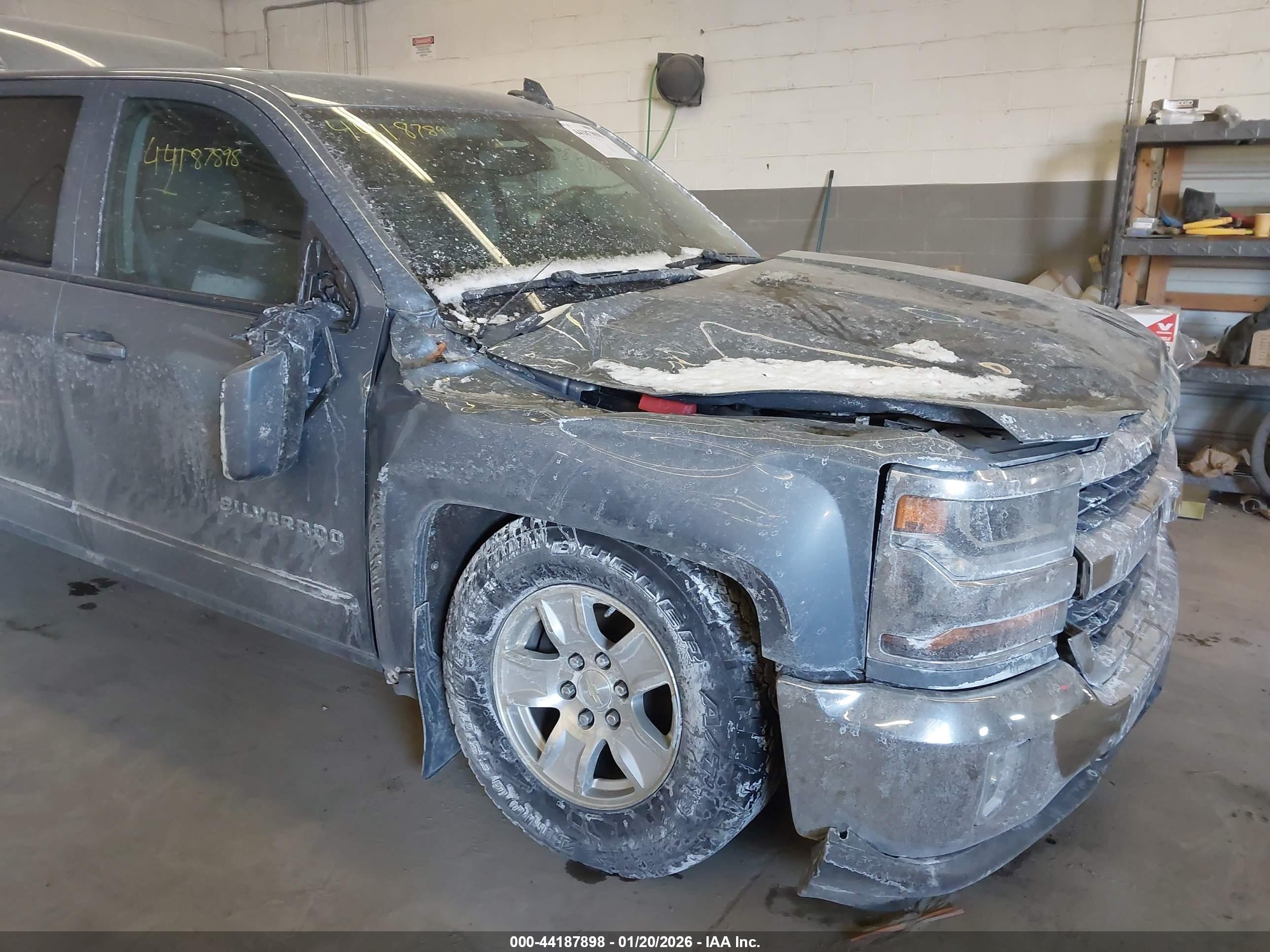 CHEVROLET SILVERADO image 6