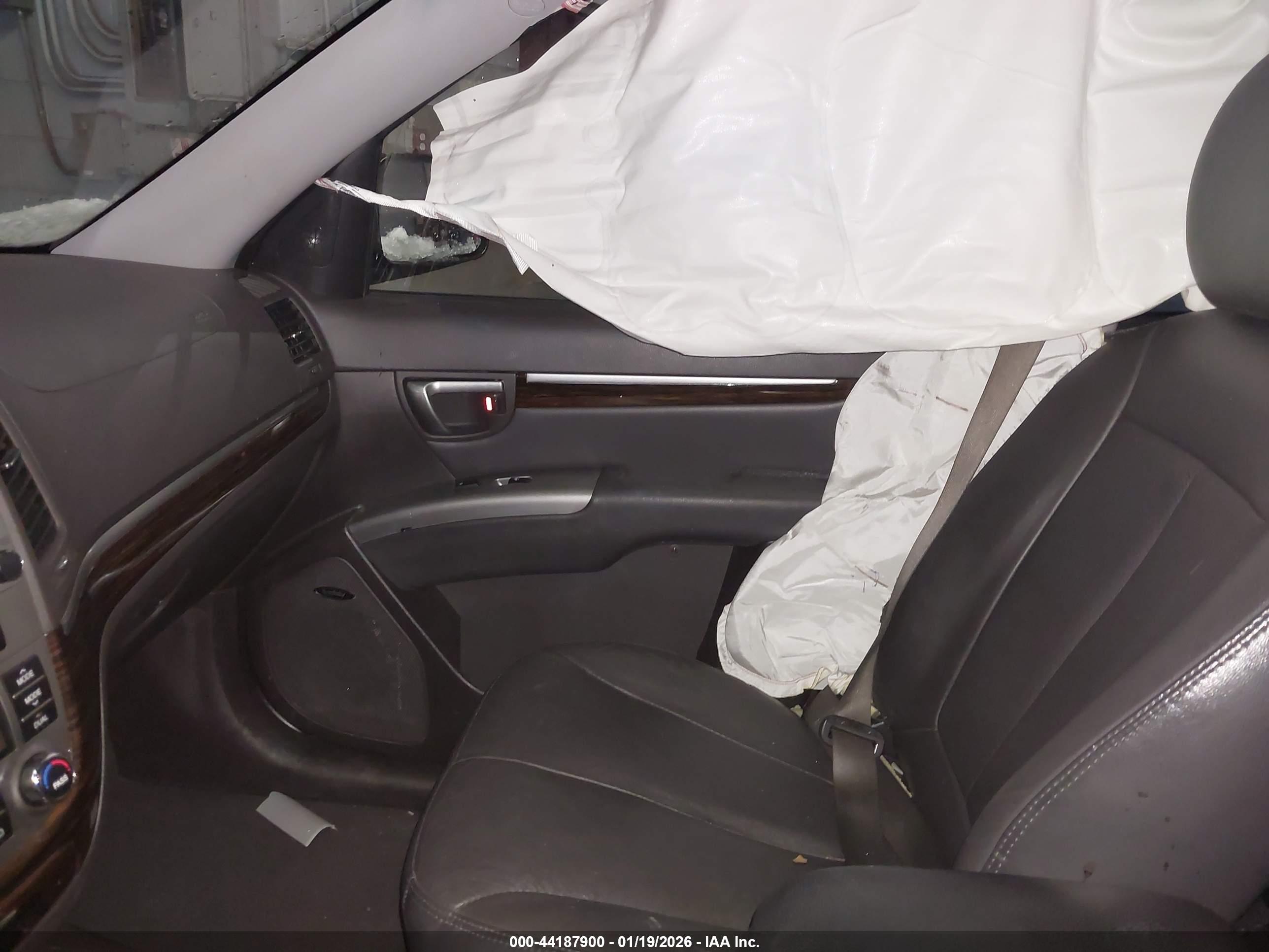 HYUNDAI SANTA image 5