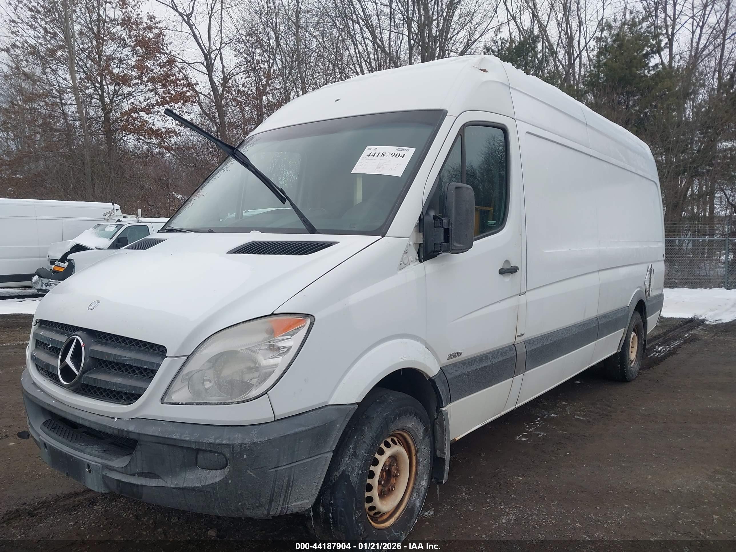 MERCEDES-BENZ SPRINTER image 2