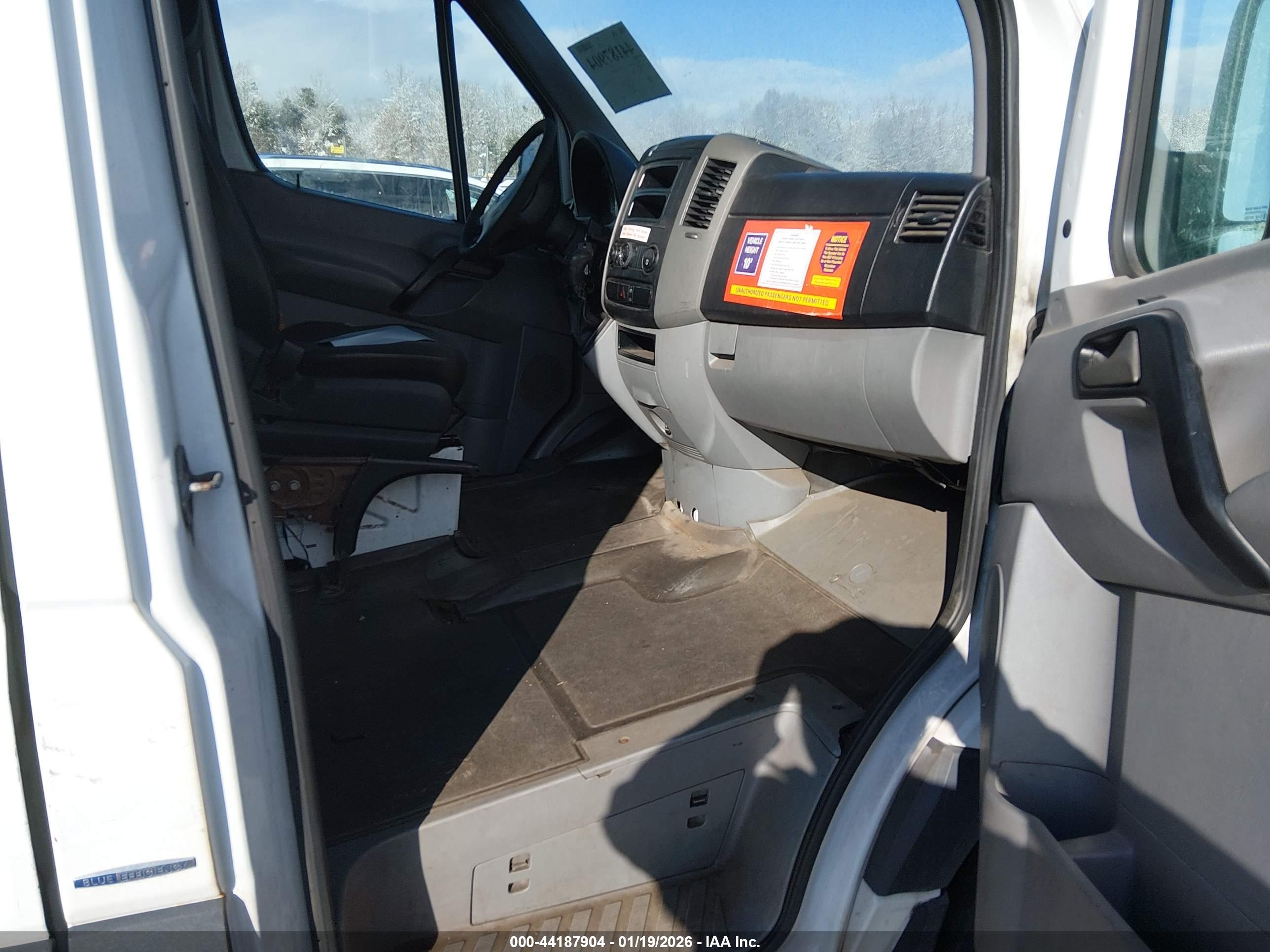 MERCEDES-BENZ SPRINTER image 5