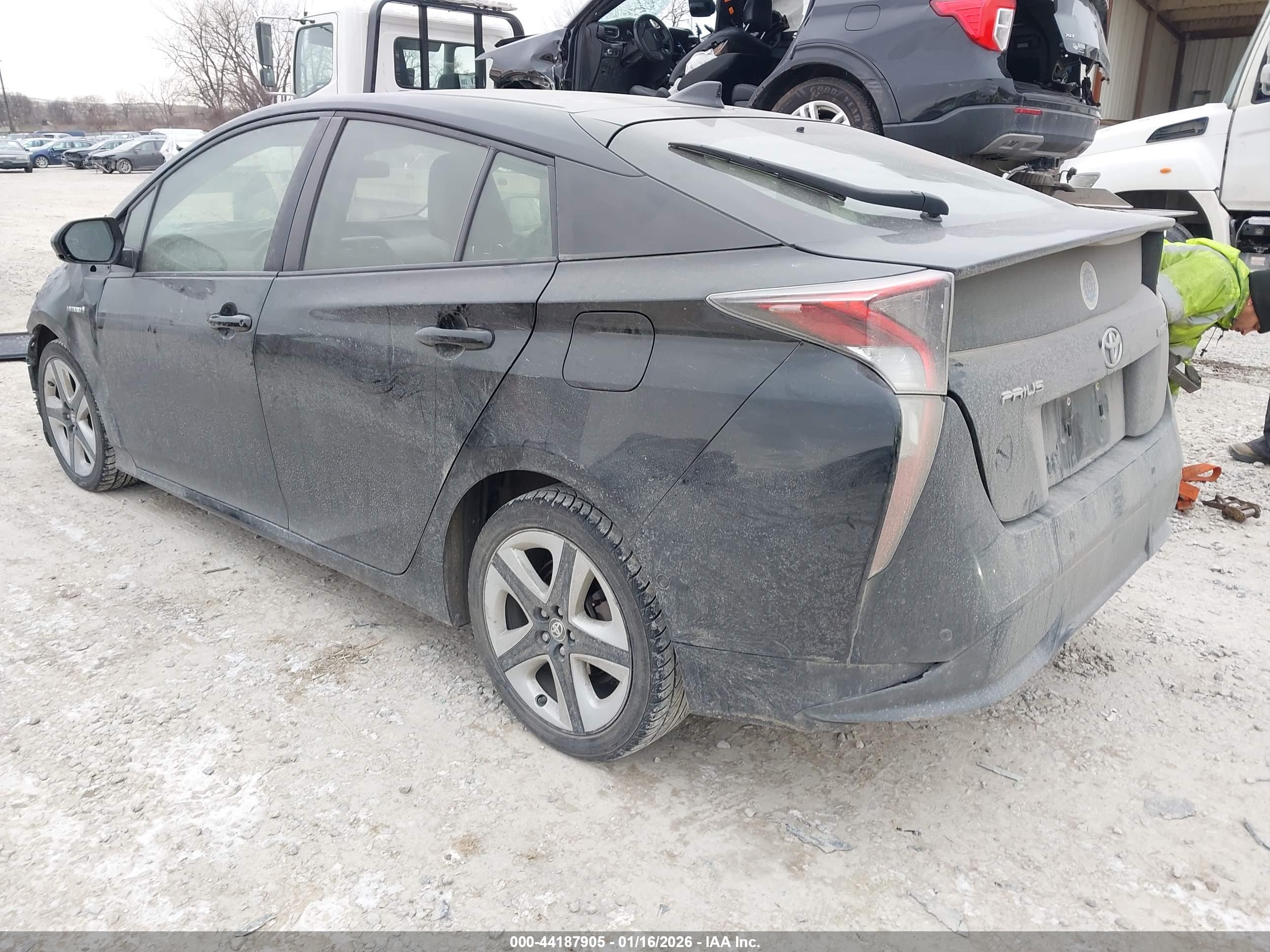 TOYOTA PRIUS image 3