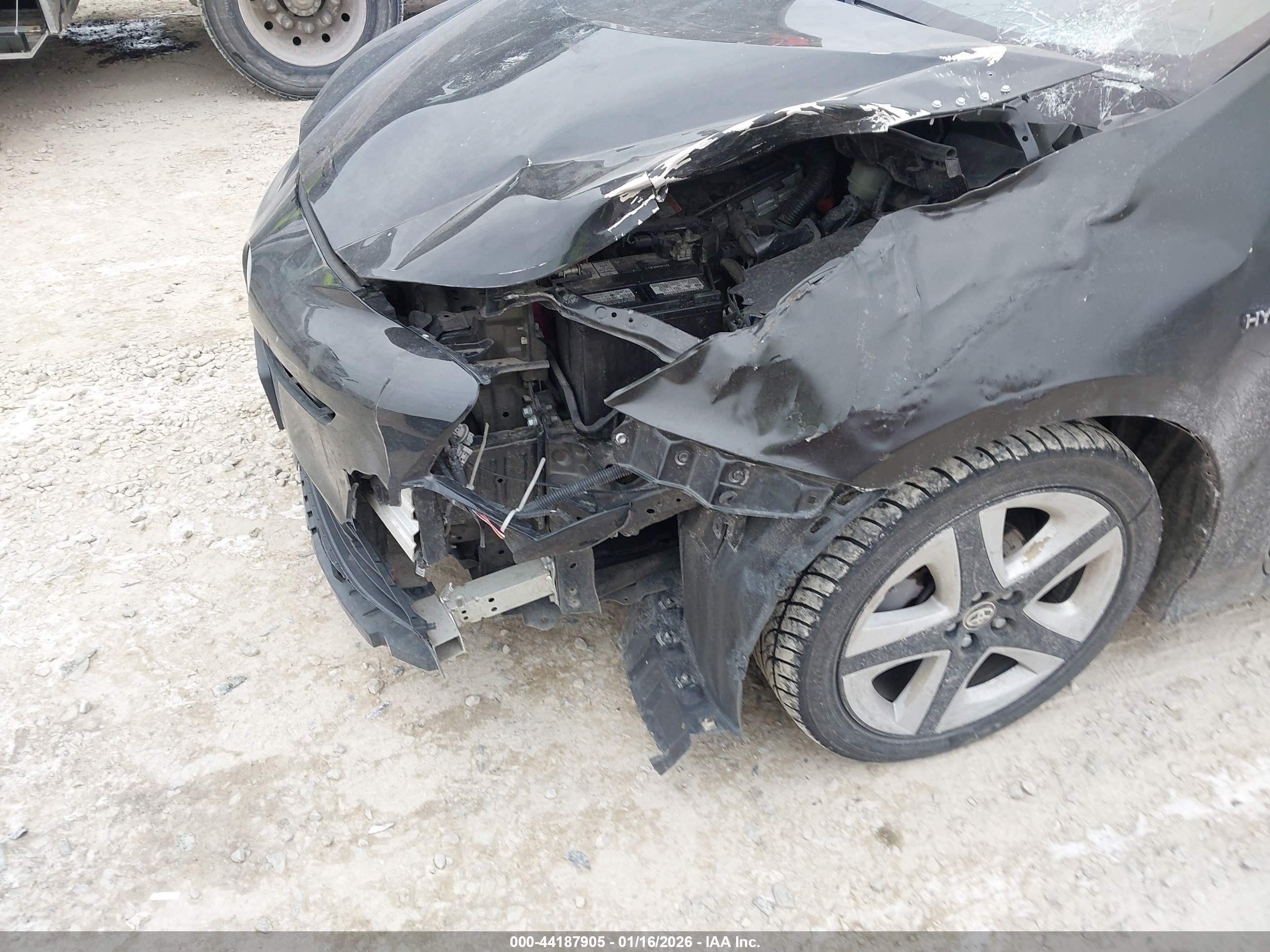 TOYOTA PRIUS image 6
