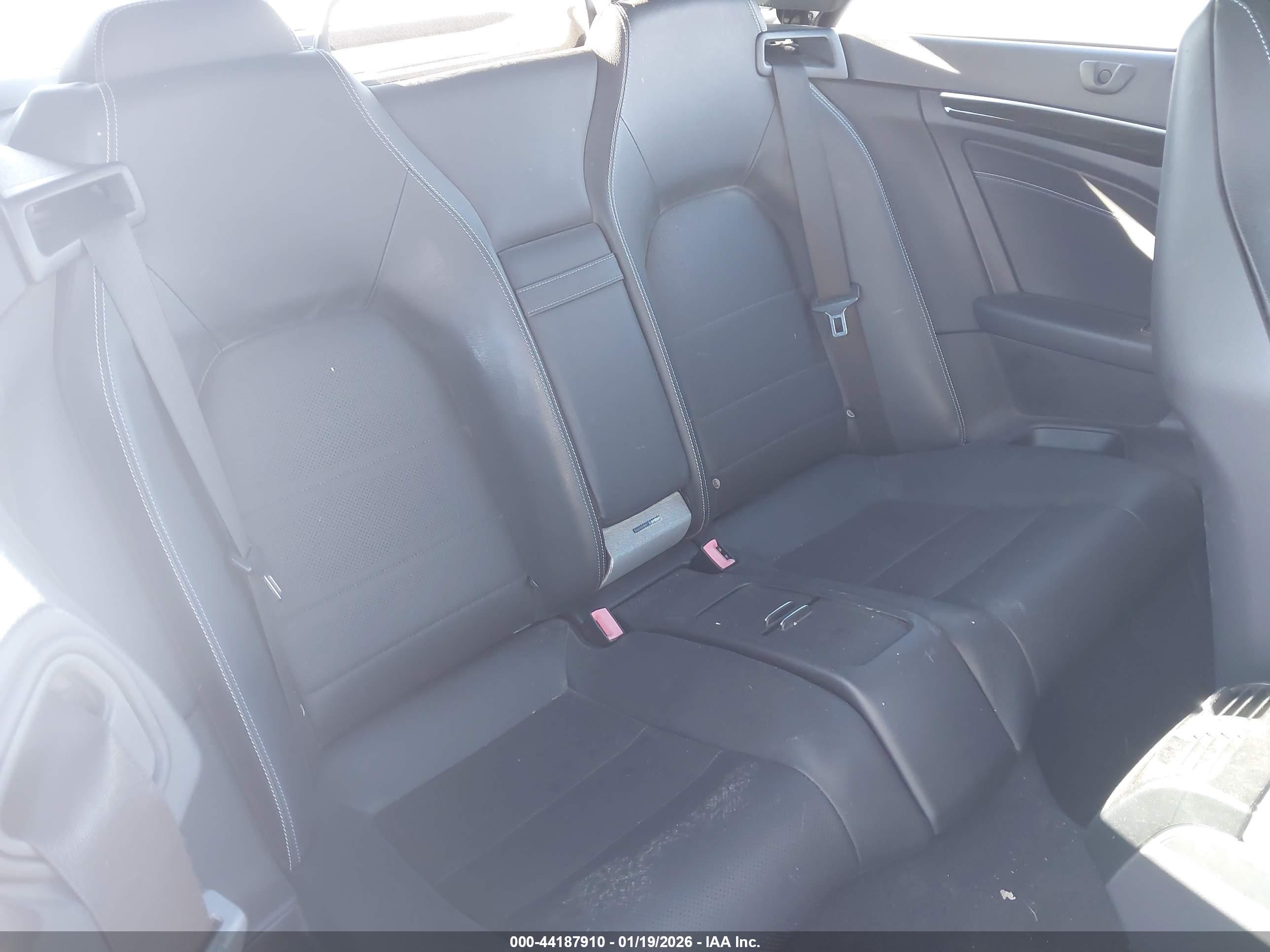 MERCEDES-BENZ E image 8