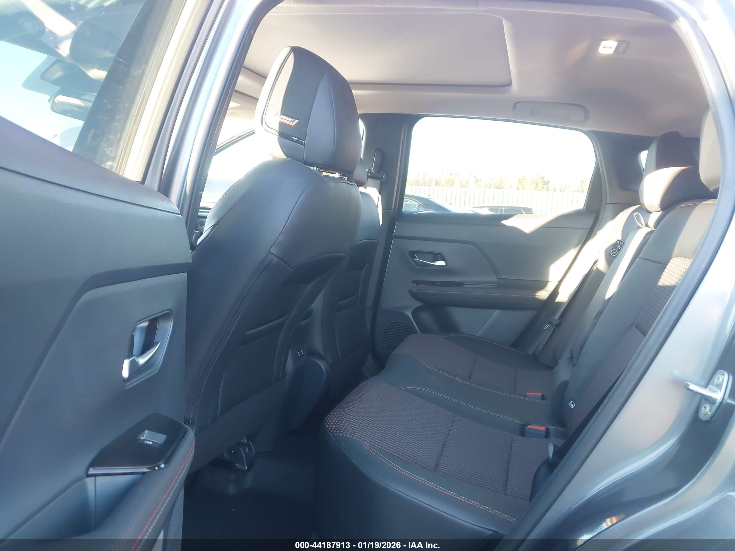 NISSAN KICKS image 8