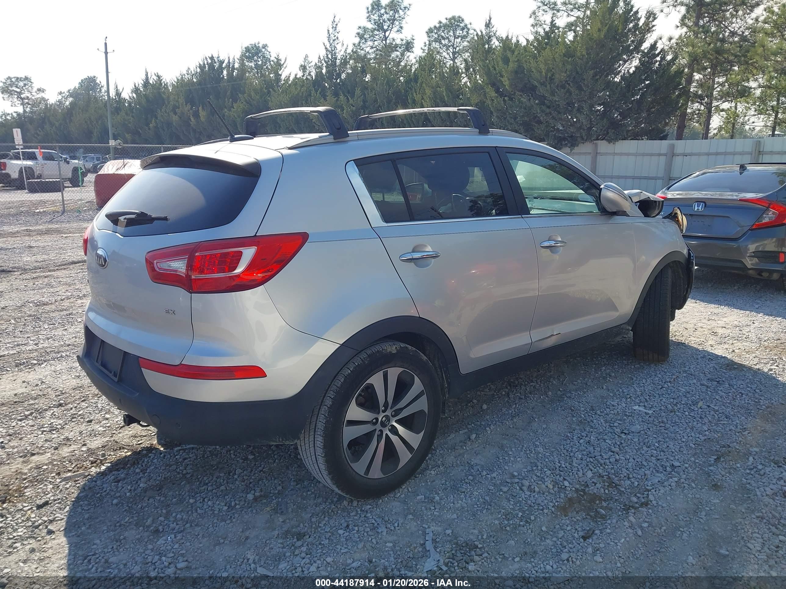 KIA SPORTAGE image 4