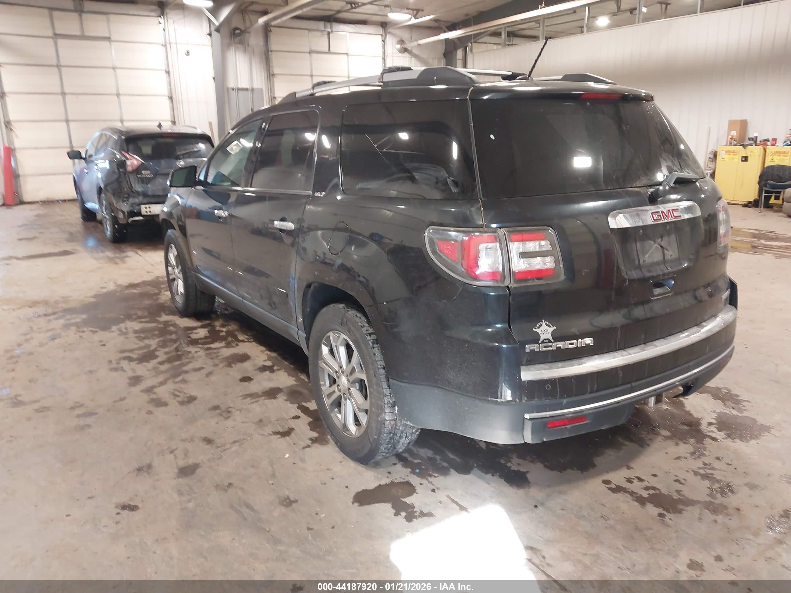 GMC ACADIA image 3