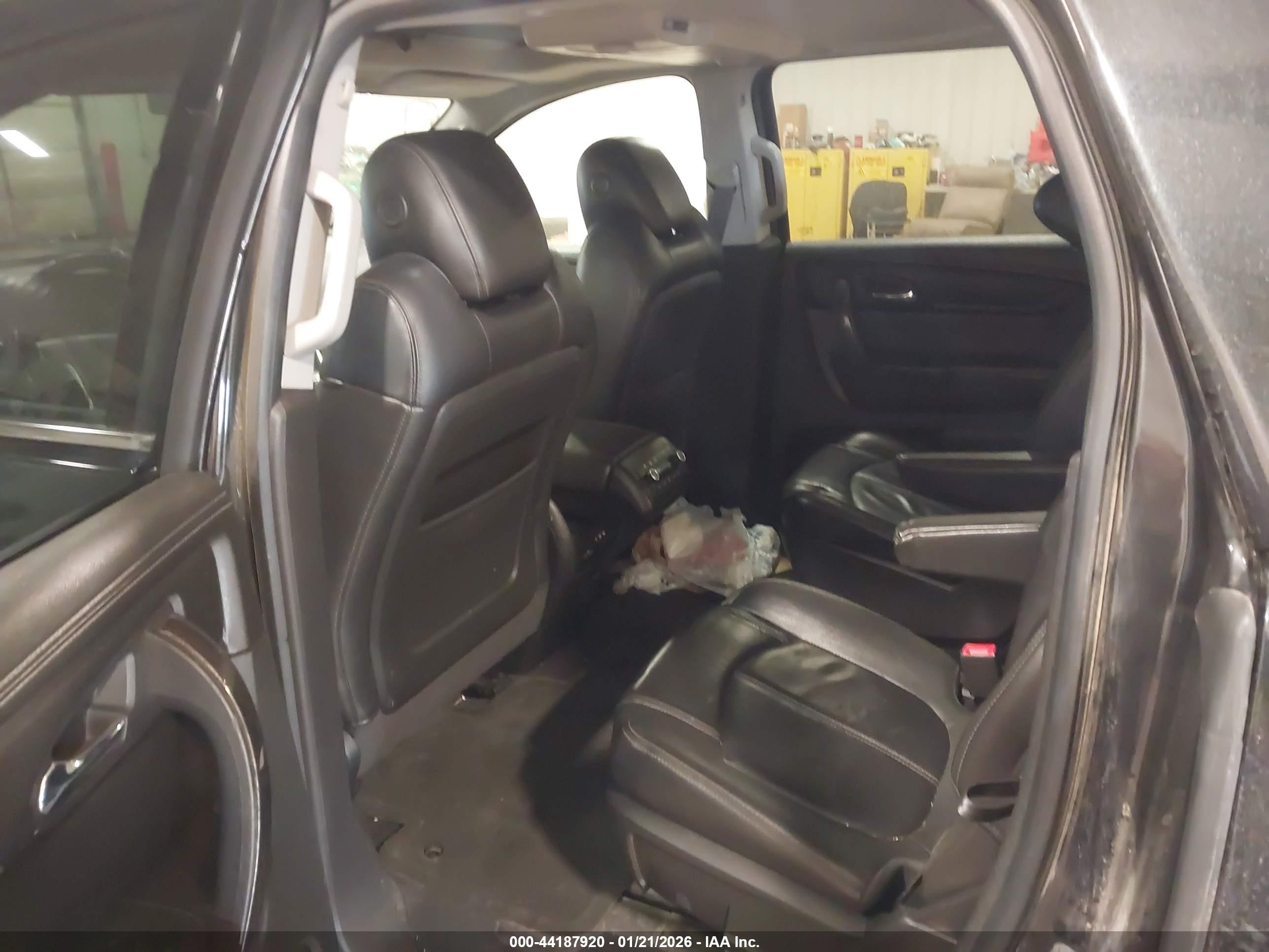 GMC ACADIA image 8