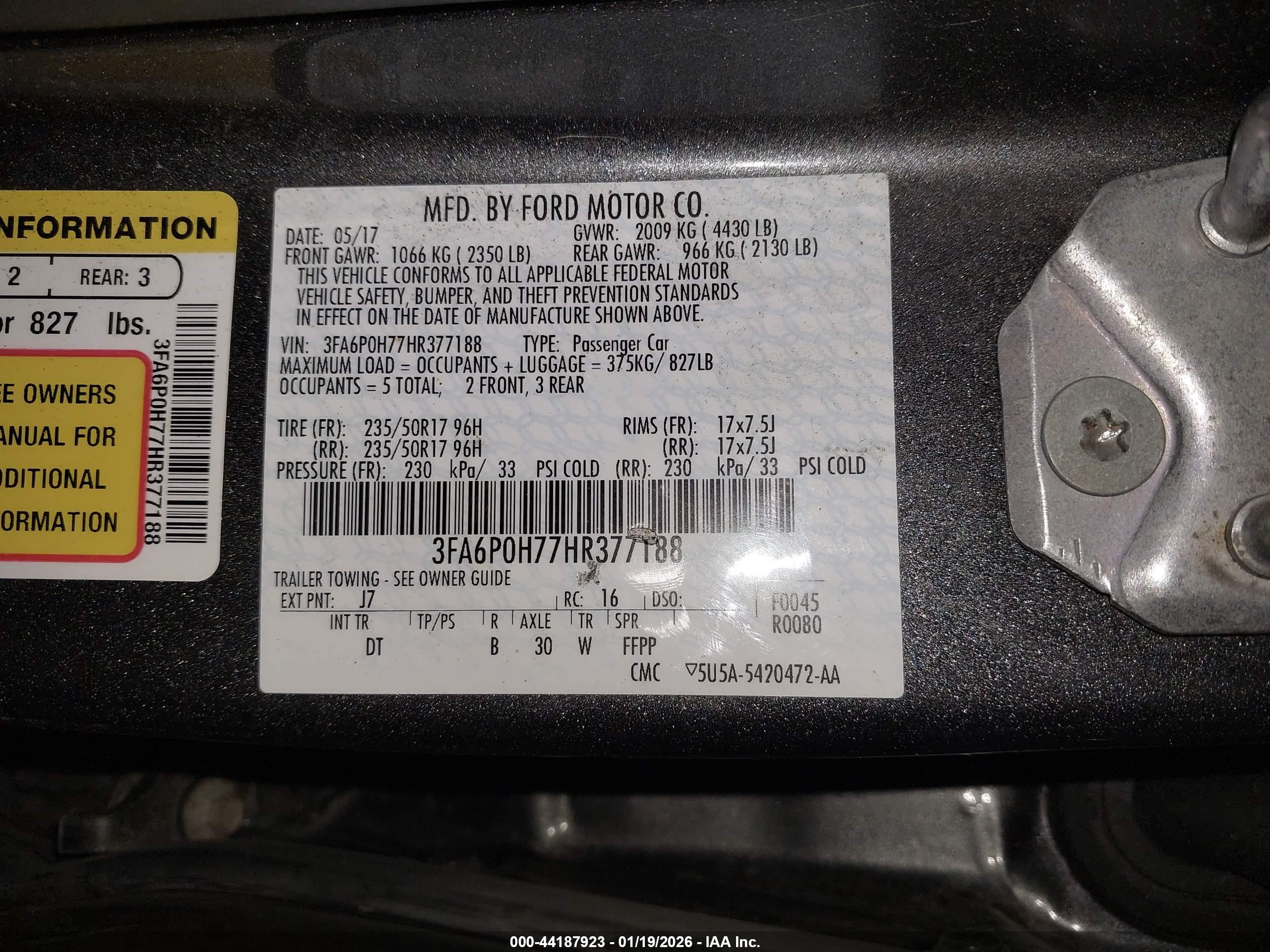 FORD FUSION image 9