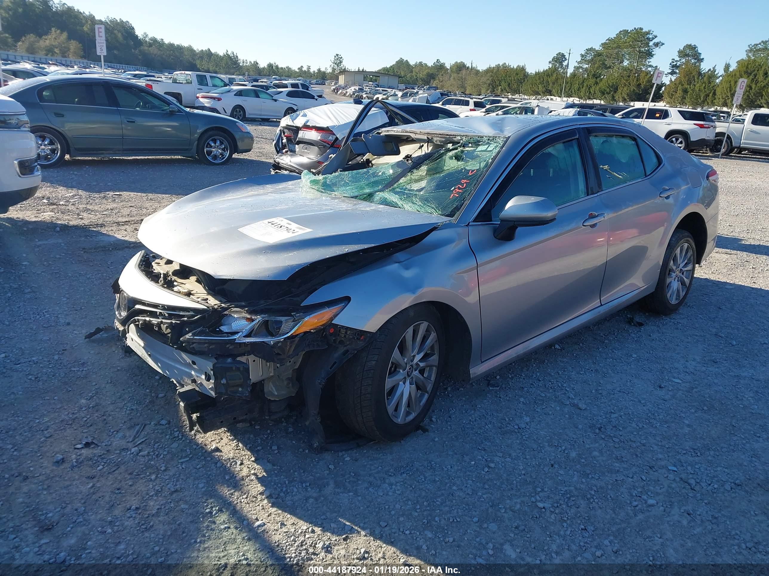 TOYOTA CAMRY image 2