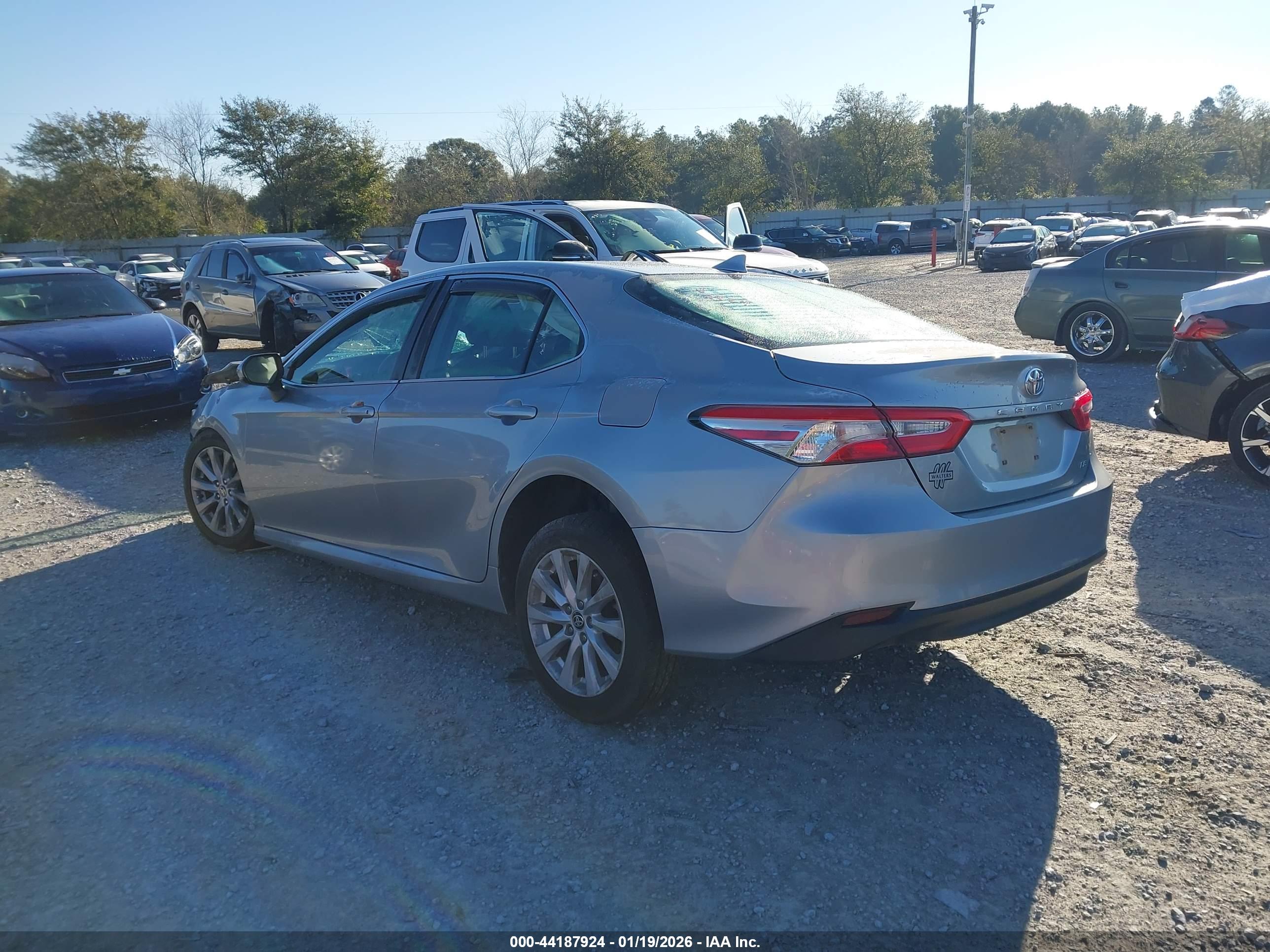 TOYOTA CAMRY image 3