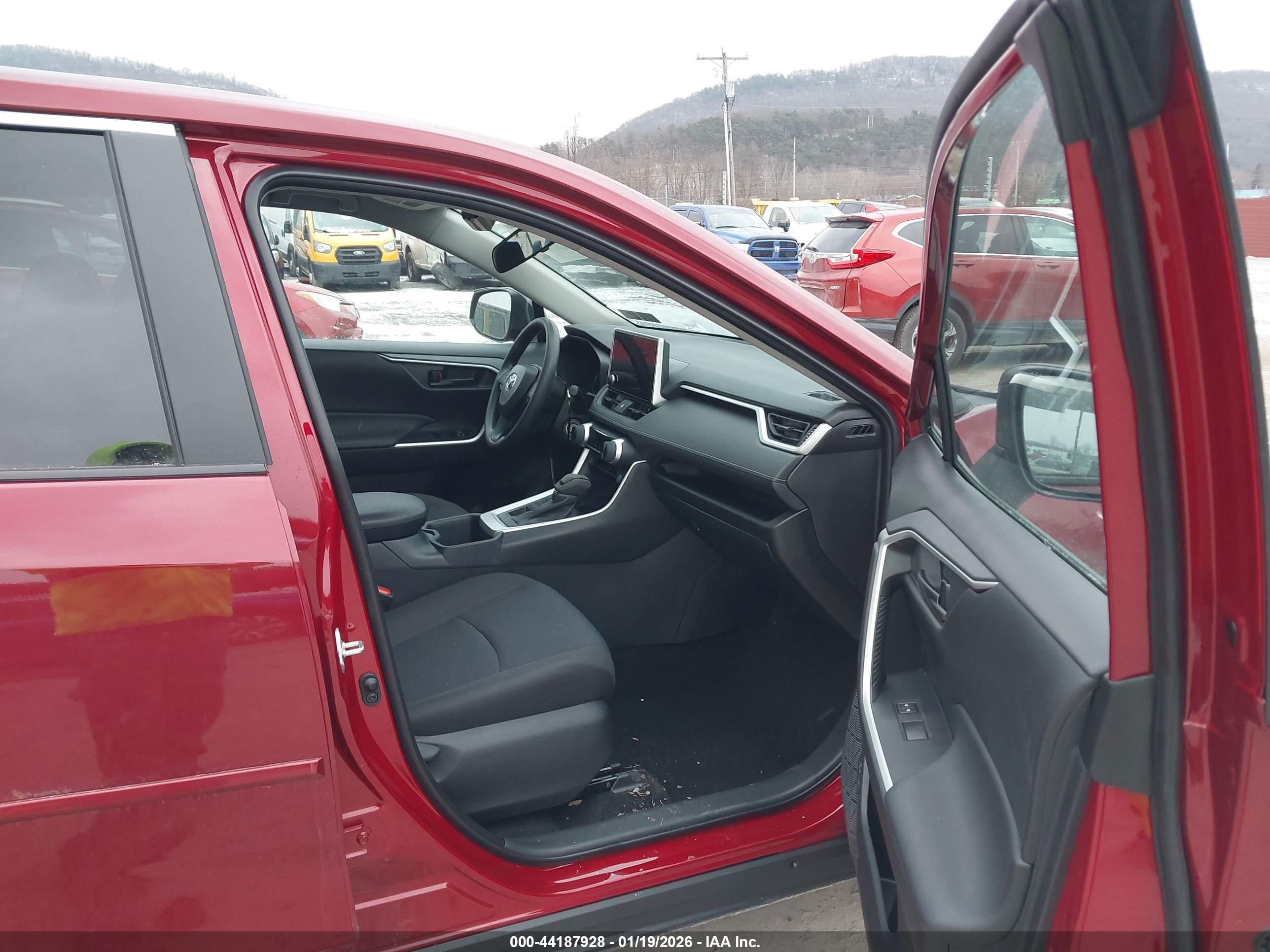 TOYOTA RAV4 image 5