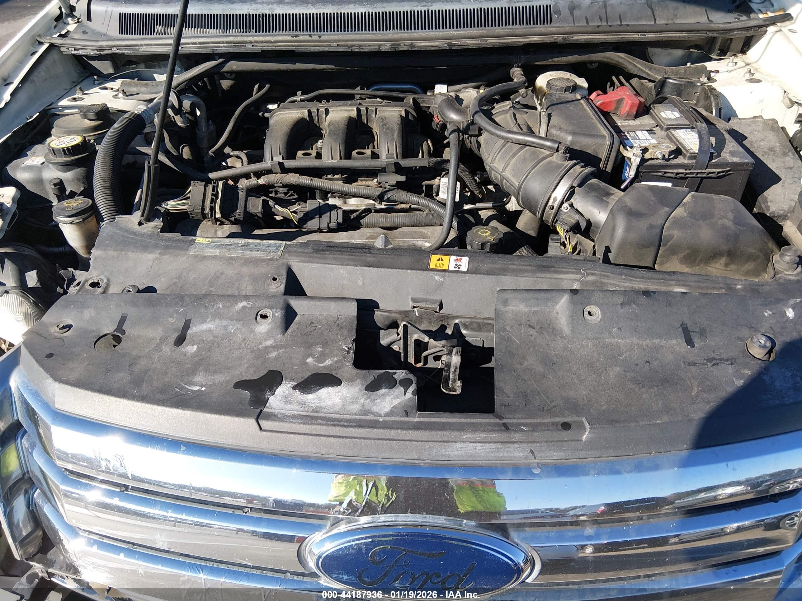 FORD TAURUS image 10