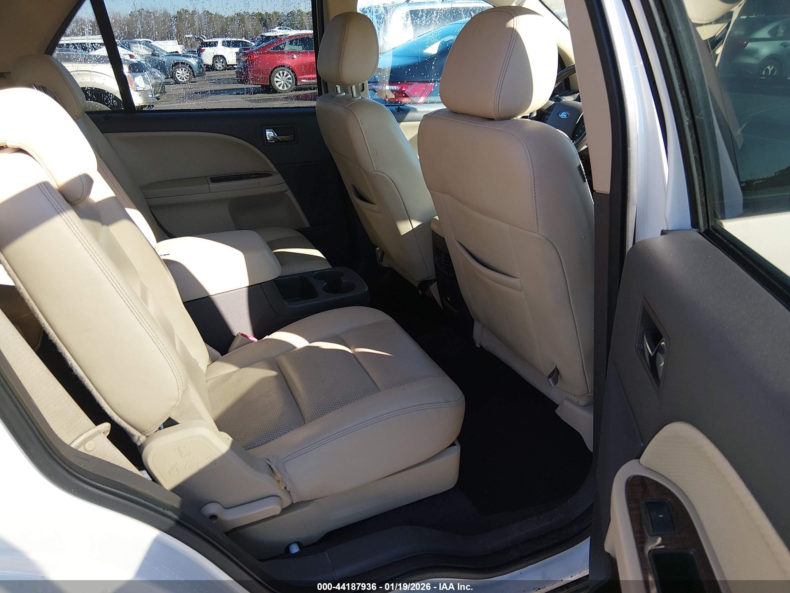 FORD TAURUS image 8