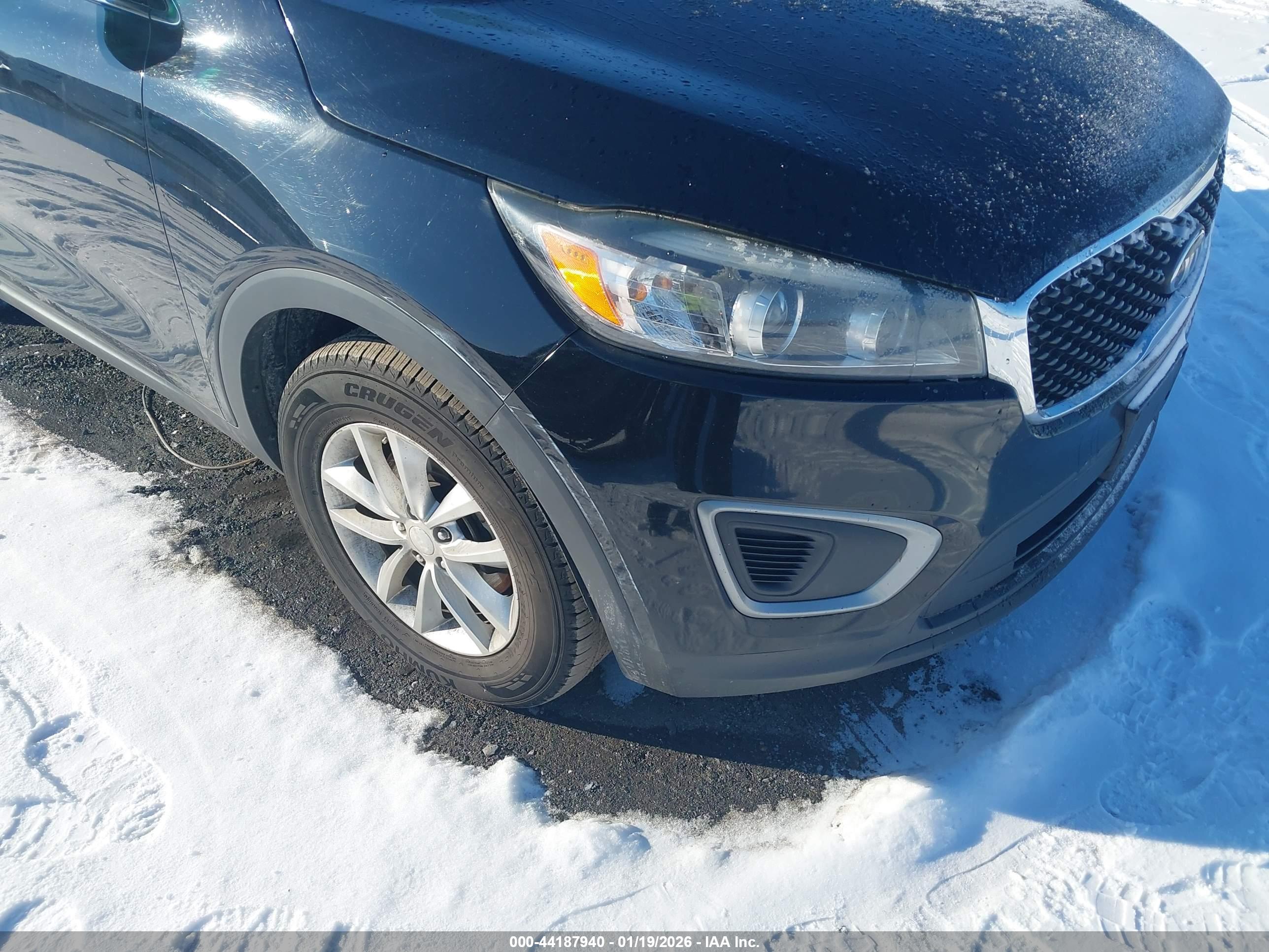 KIA SORENTO image 6