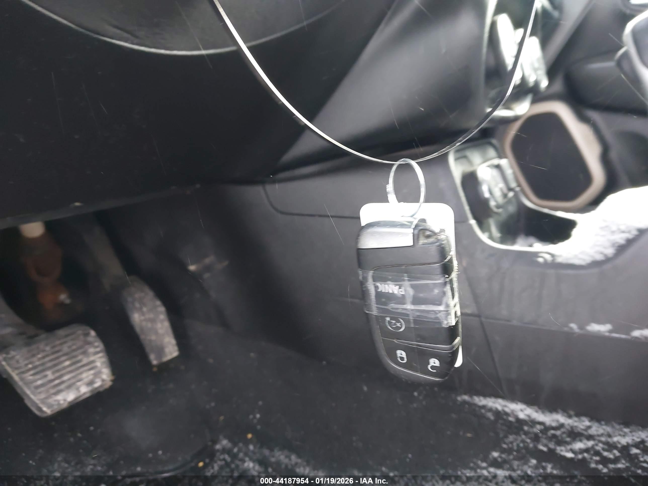 JEEP RENEGADE image 11