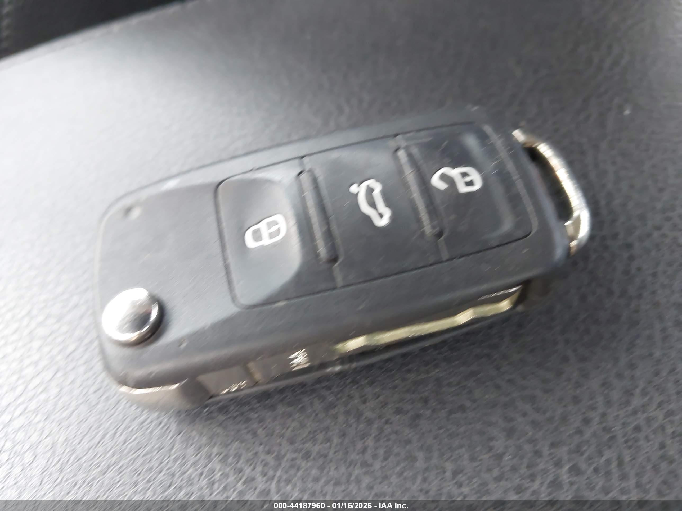 VOLKSWAGEN PASSAT image 11