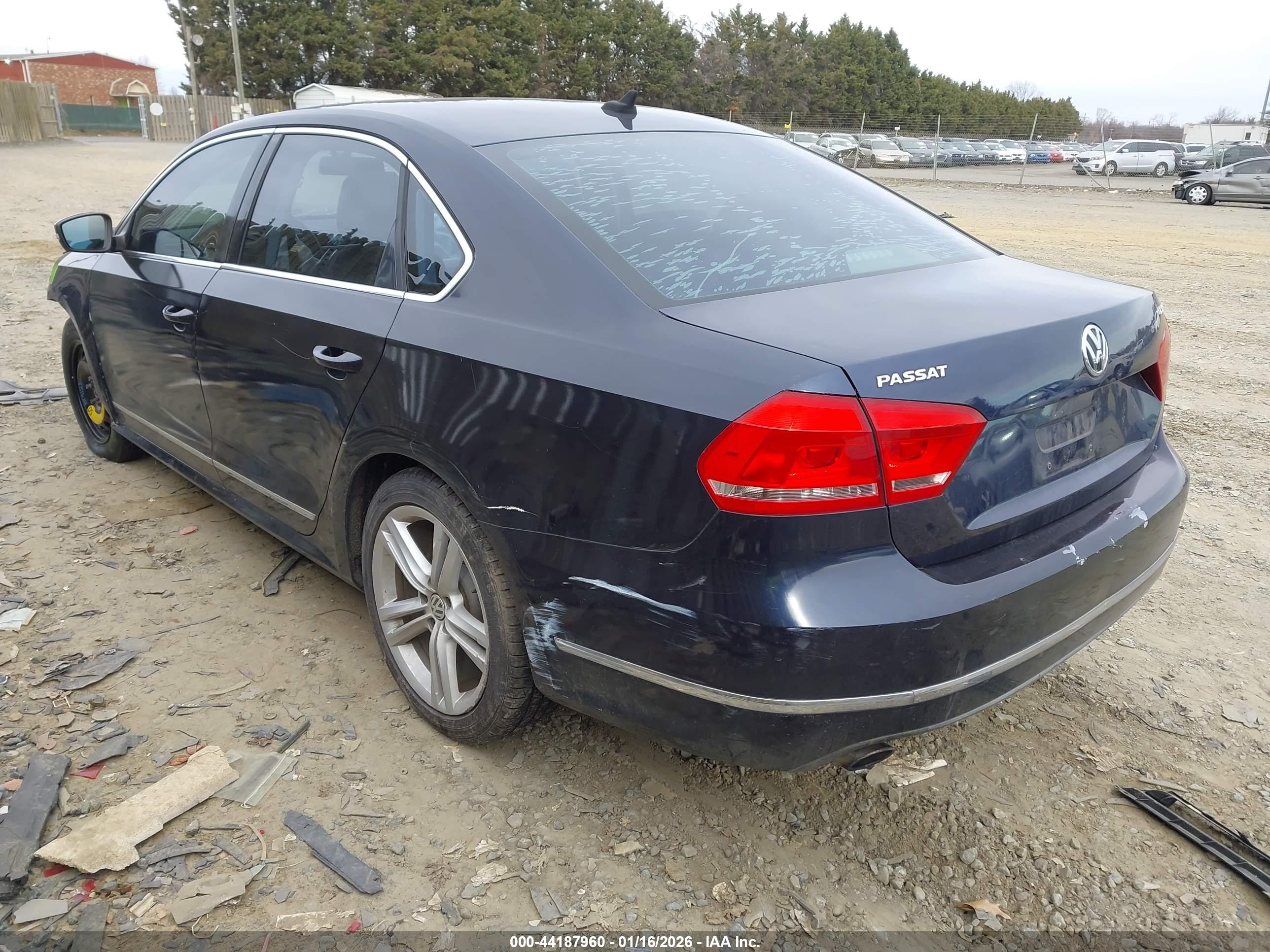 VOLKSWAGEN PASSAT image 3
