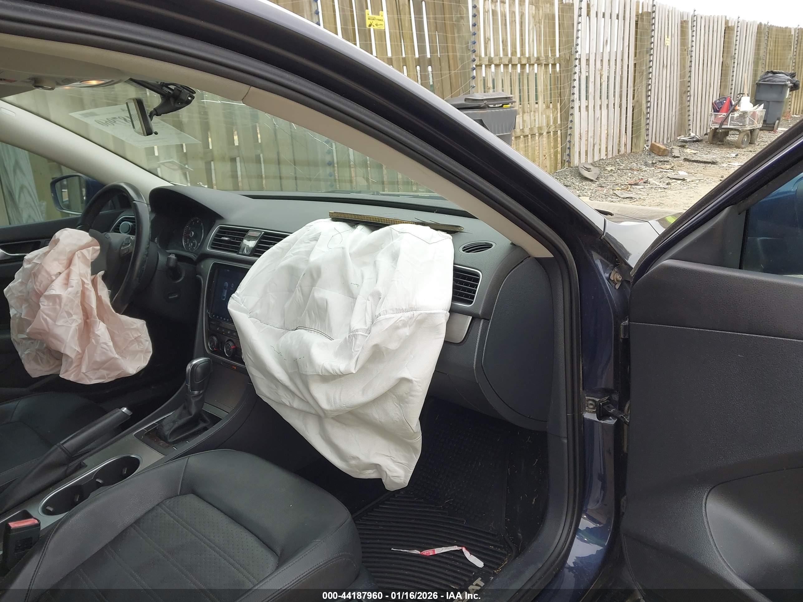 VOLKSWAGEN PASSAT image 5