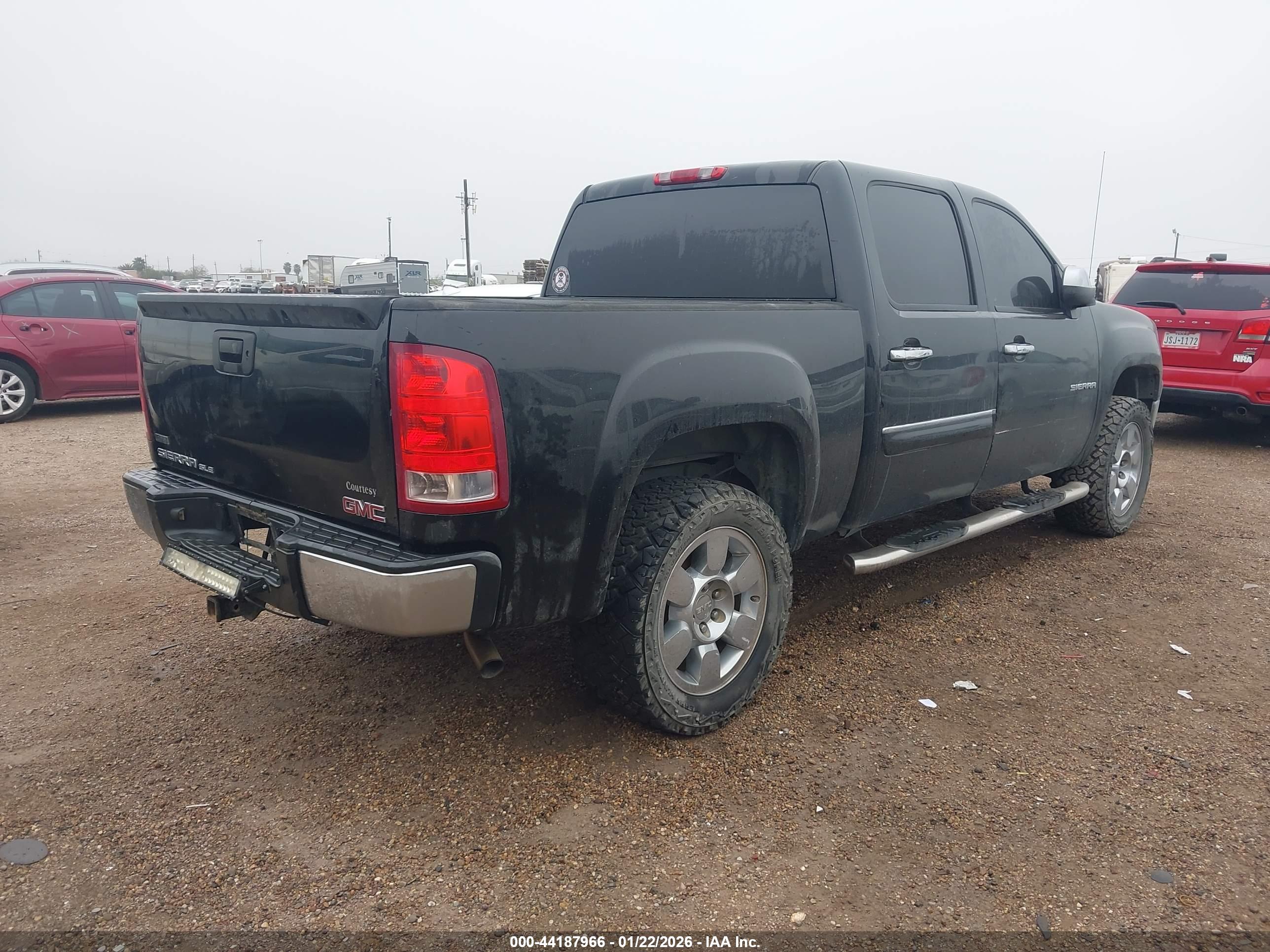 GMC SIERRA image 4