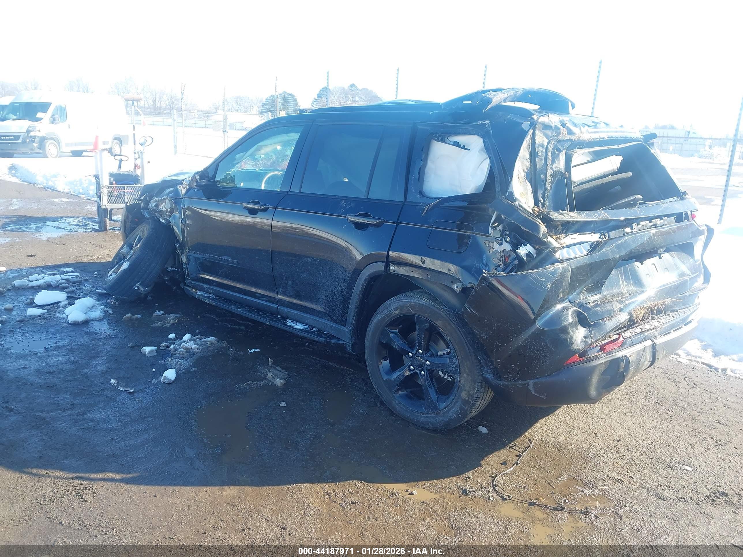 JEEP GRAND image 3