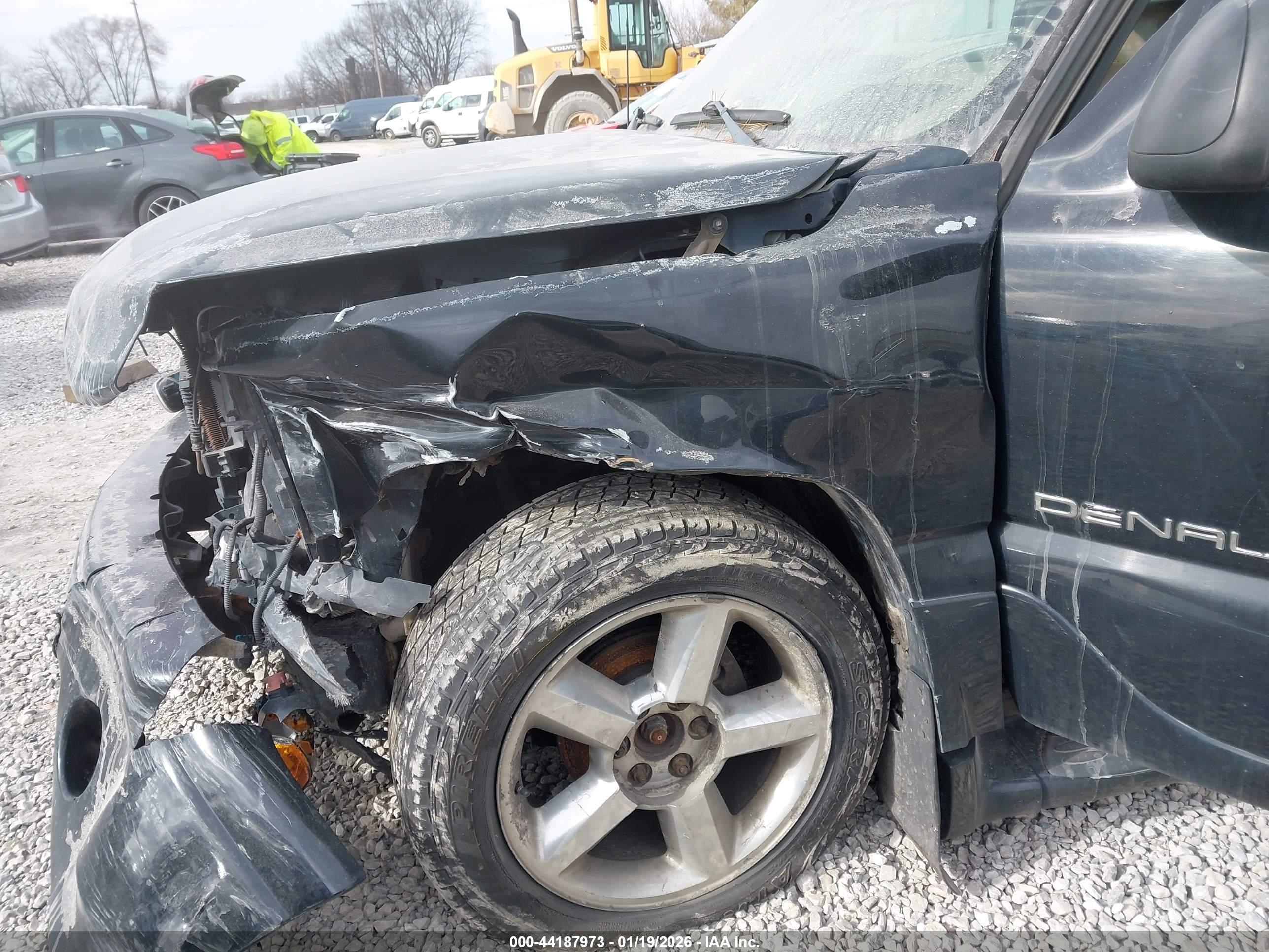 GMC YUKON image 6