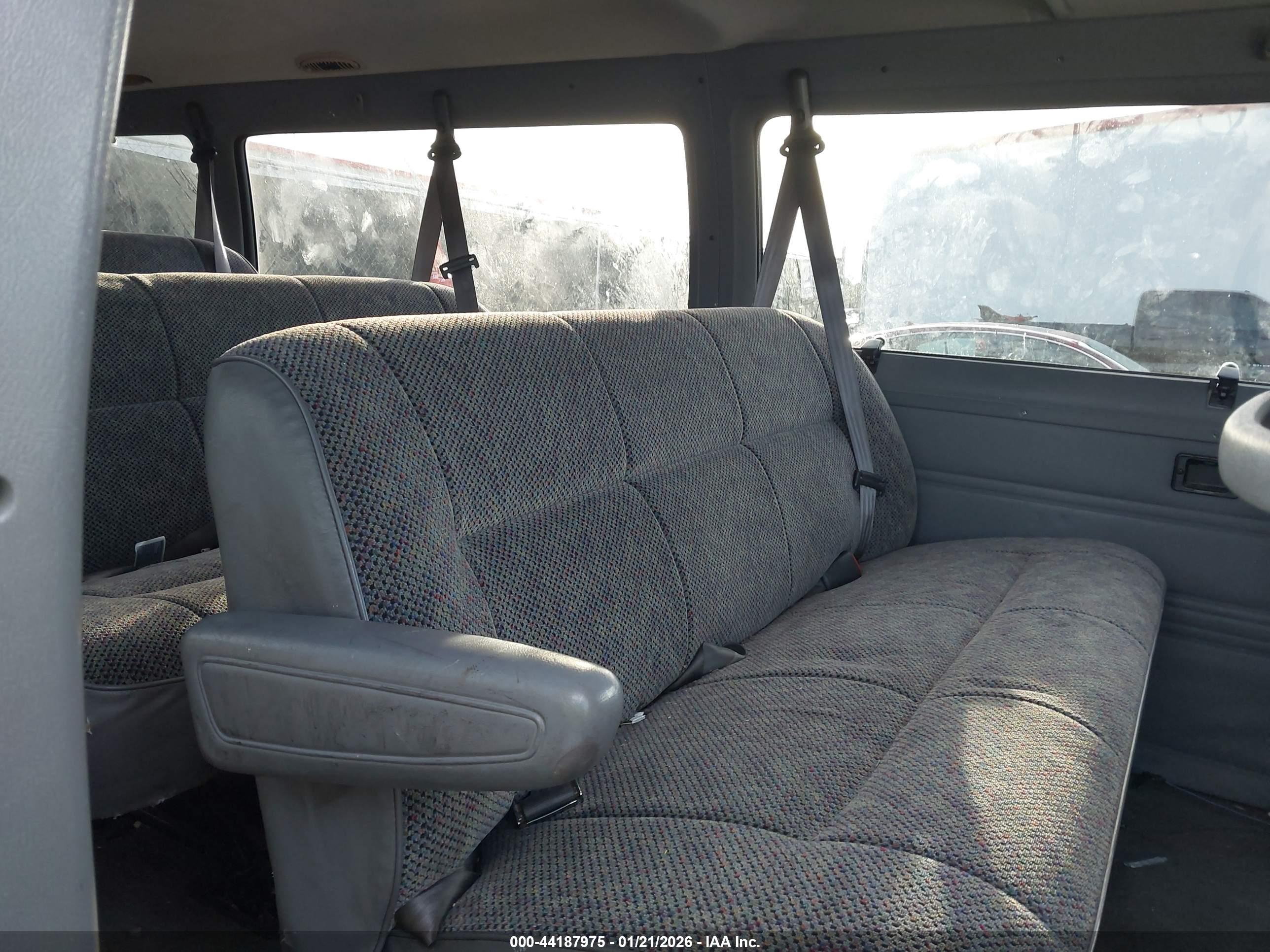 DODGE RAM image 8