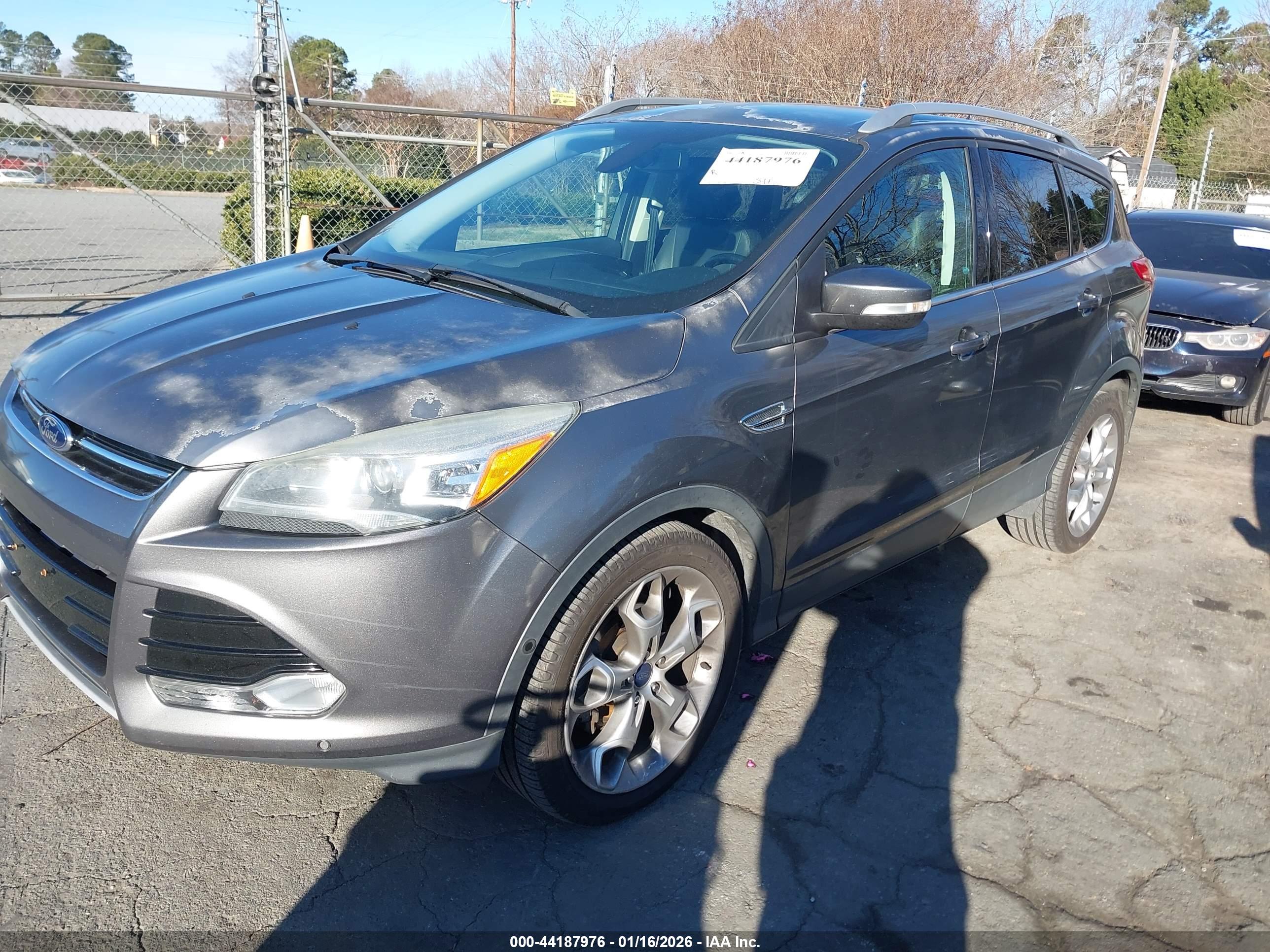 FORD ESCAPE image 2