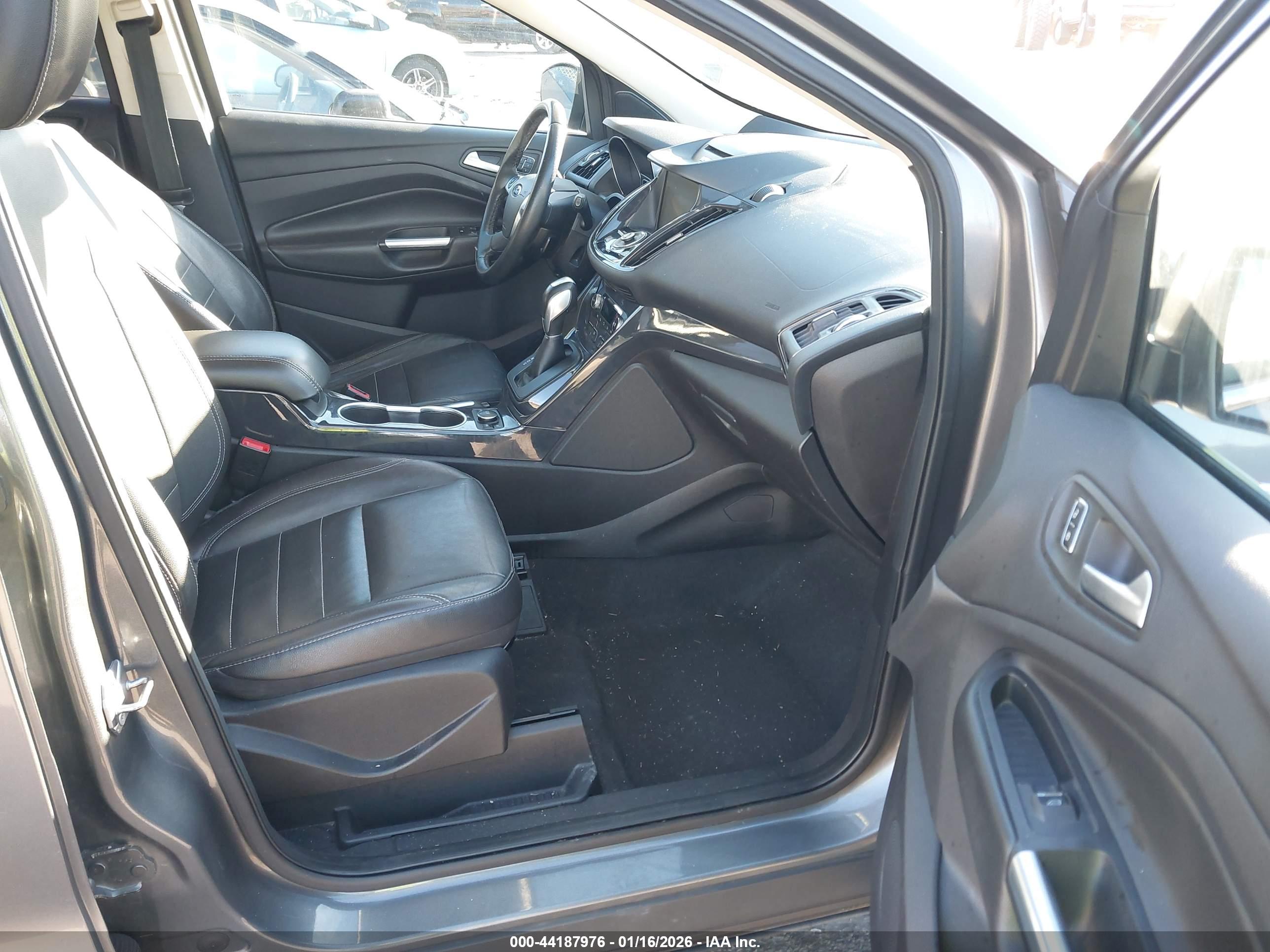 FORD ESCAPE image 5