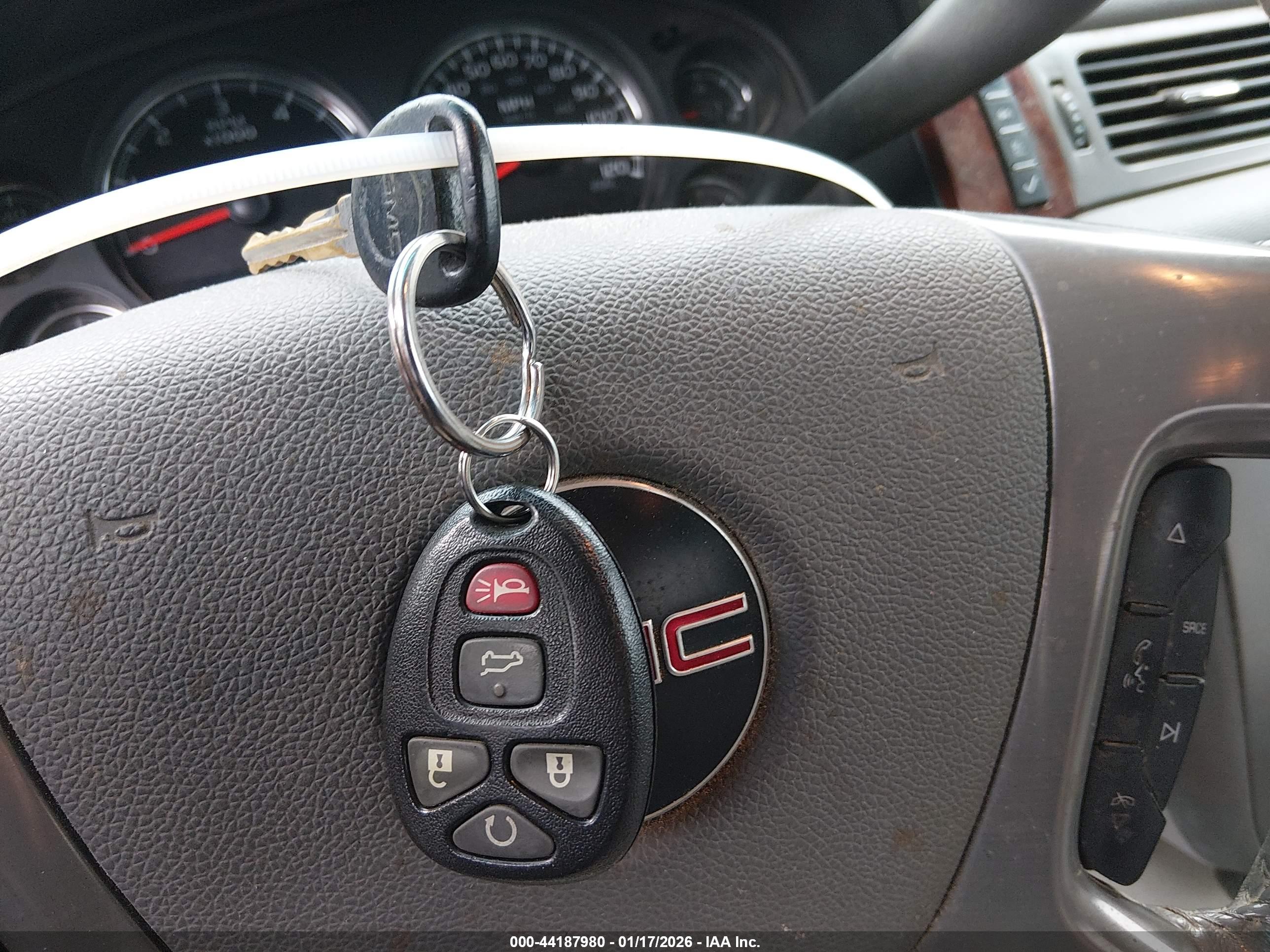 GMC SIERRA image 11