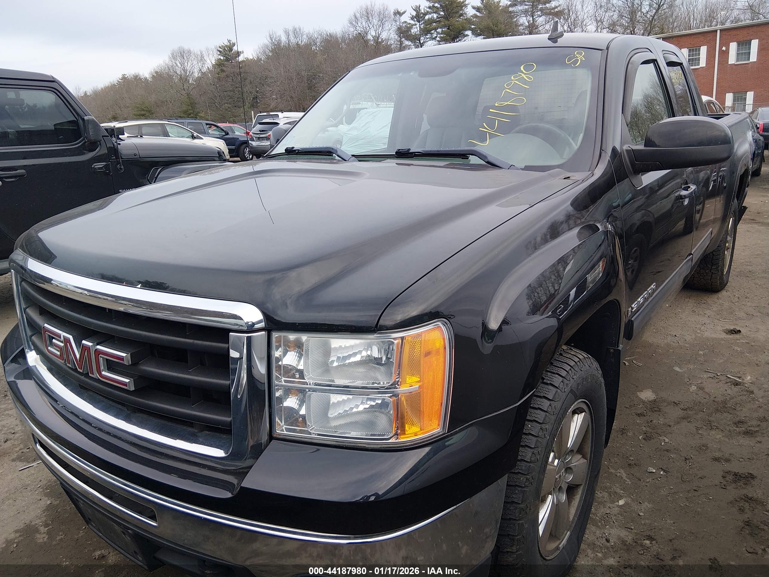GMC SIERRA image 2