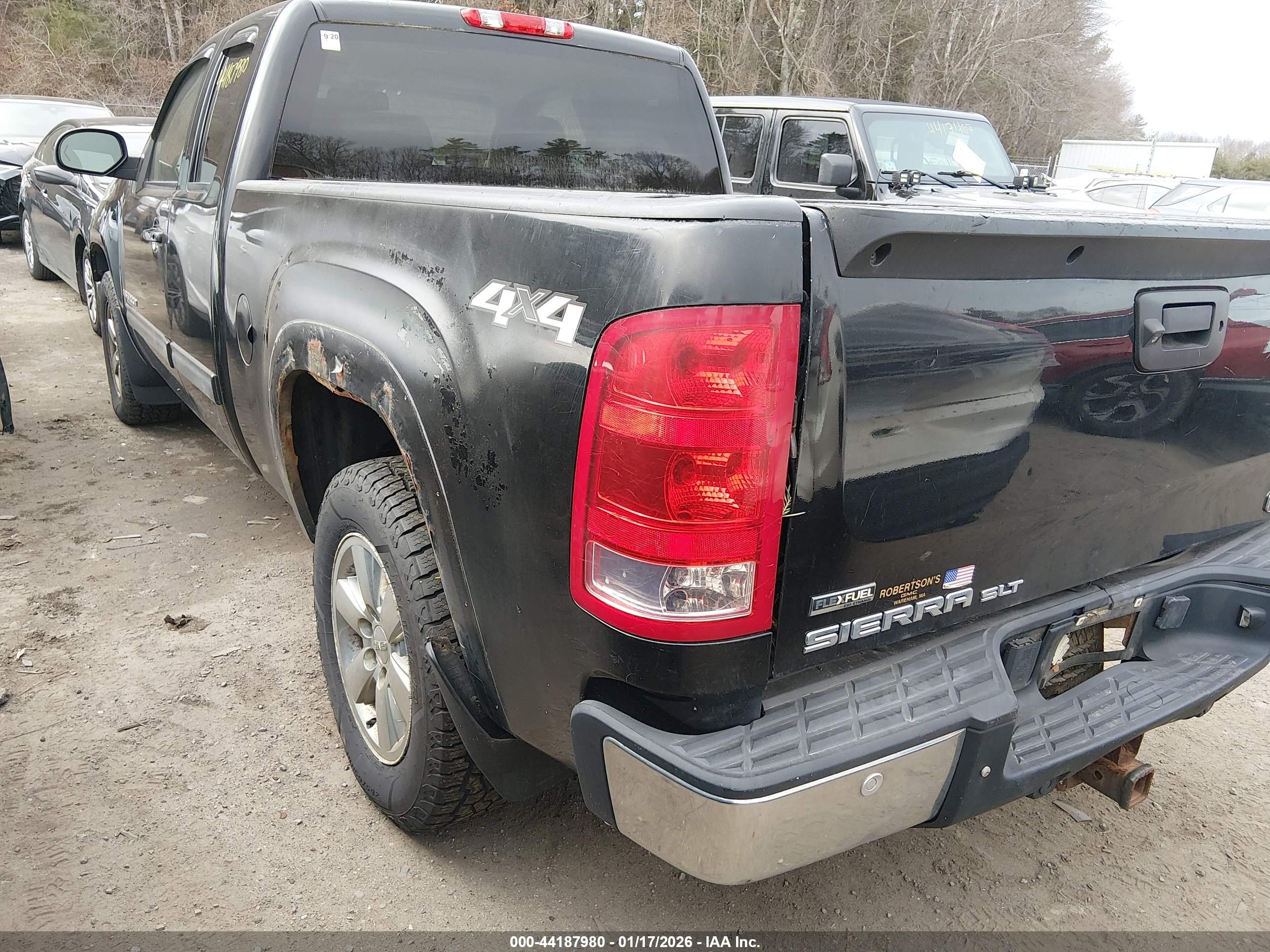 GMC SIERRA image 3