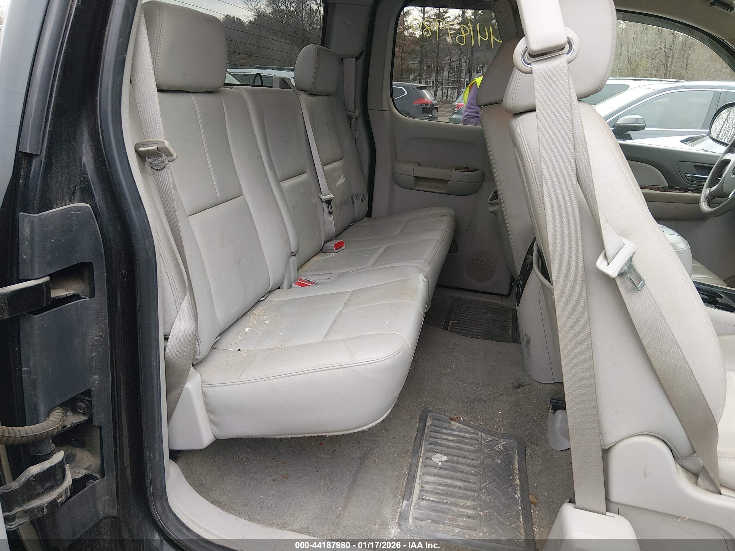GMC SIERRA image 8